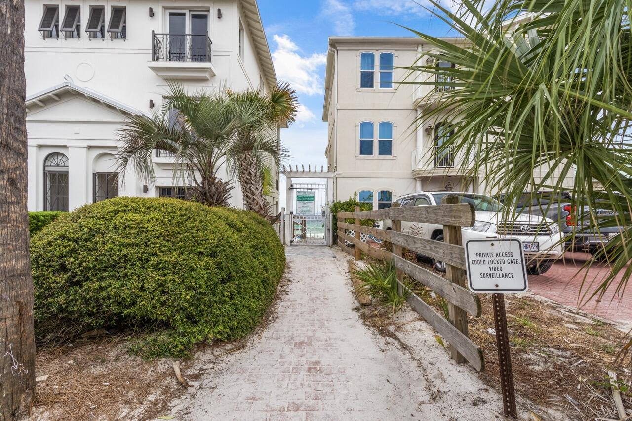 EMERALD WATERS - Residential