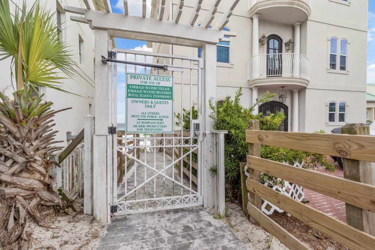 EMERALD WATERS - Residential