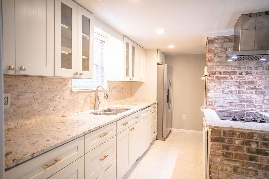 EDGEWATER VILLAGE - Residential Lease