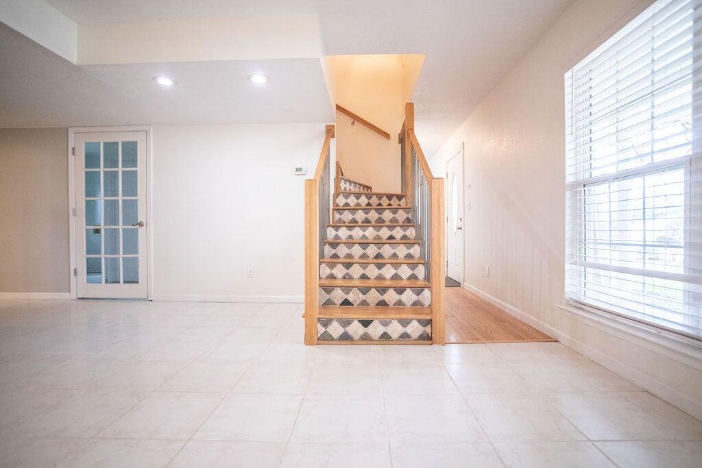 EDGEWATER VILLAGE - Residential Lease