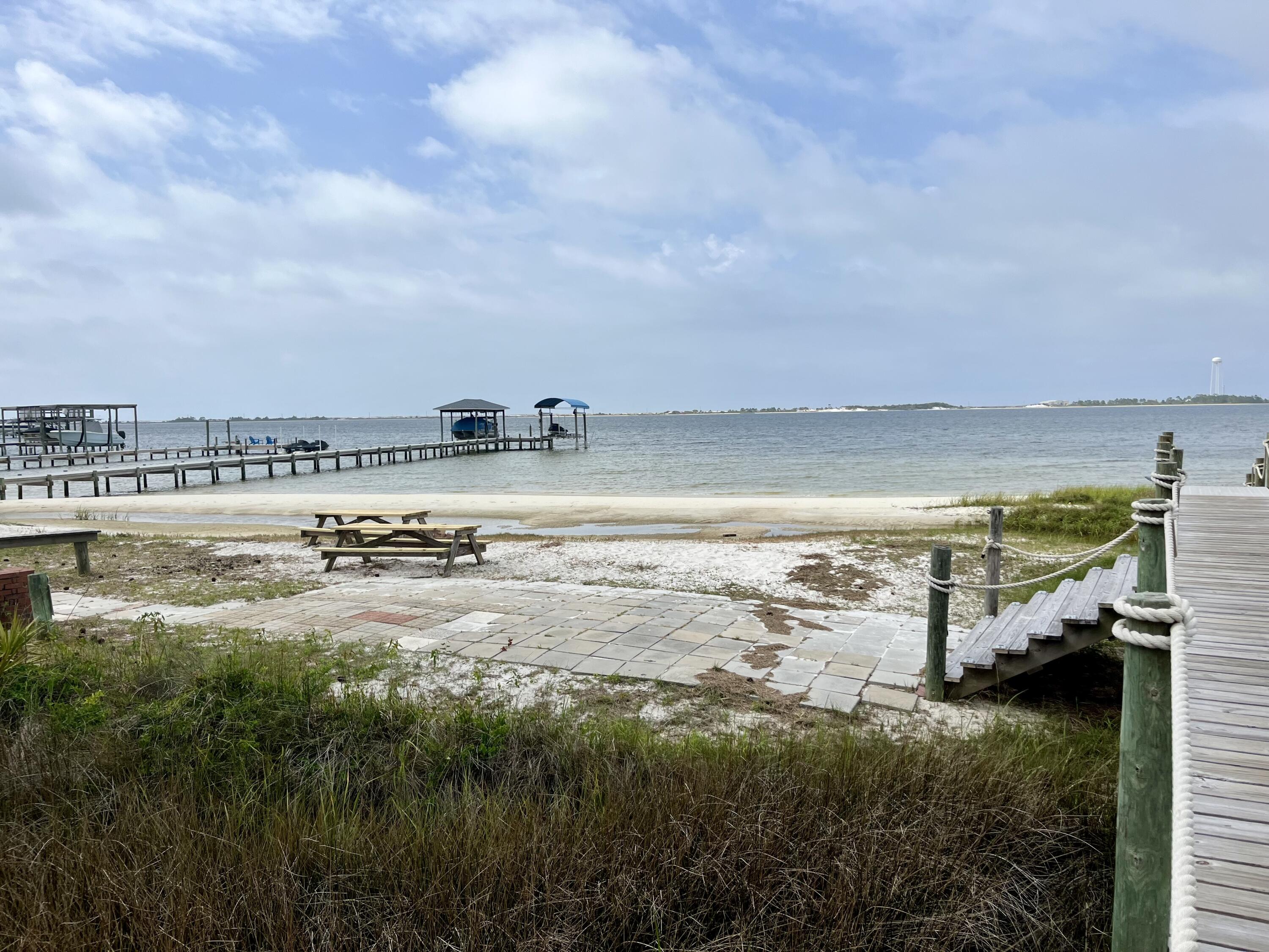 Emerald Beach; Plat 1, Lot 20 Blk A - Residential Lease