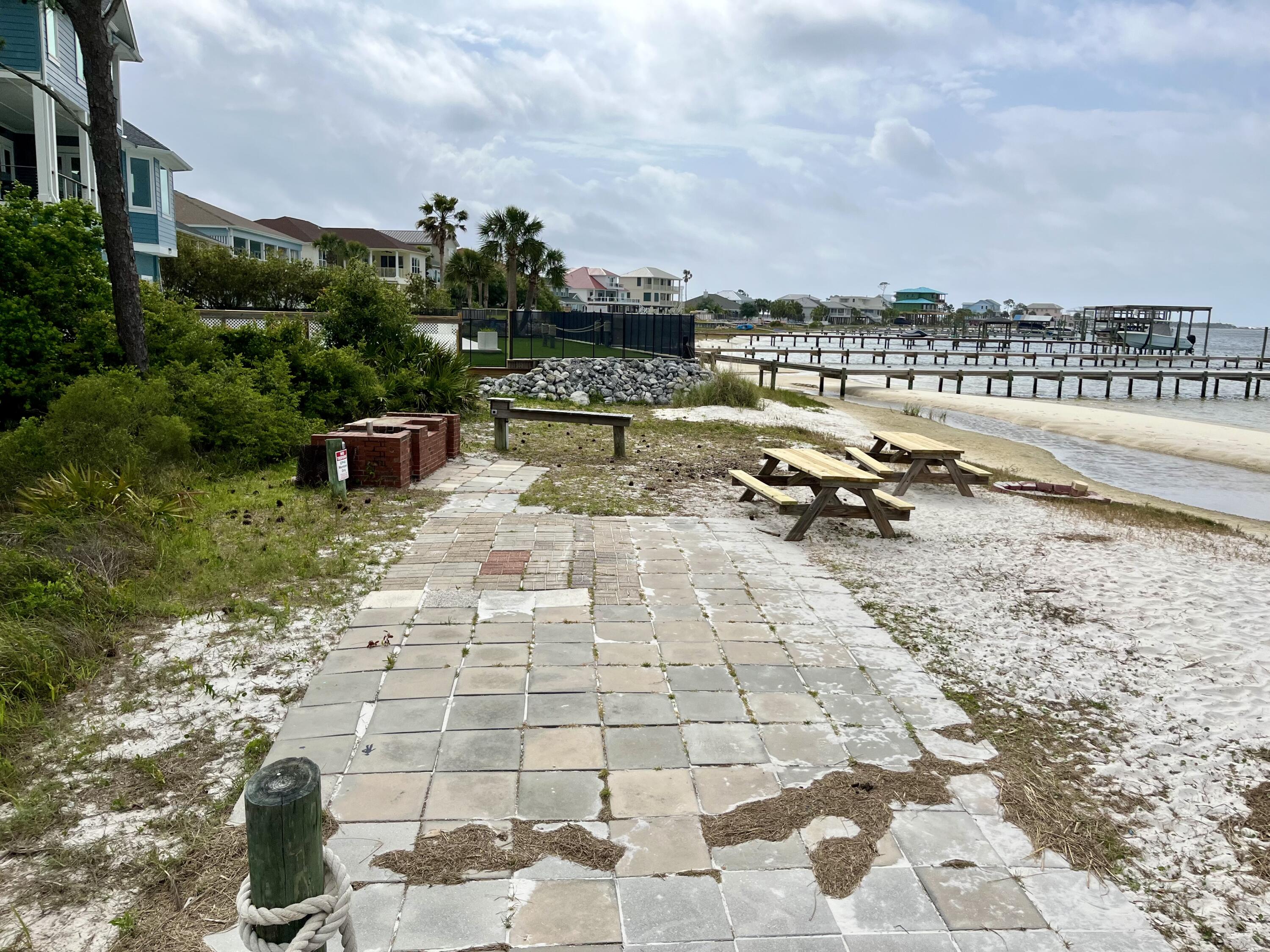 Emerald Beach; Plat 1, Lot 20 Blk A - Residential Lease