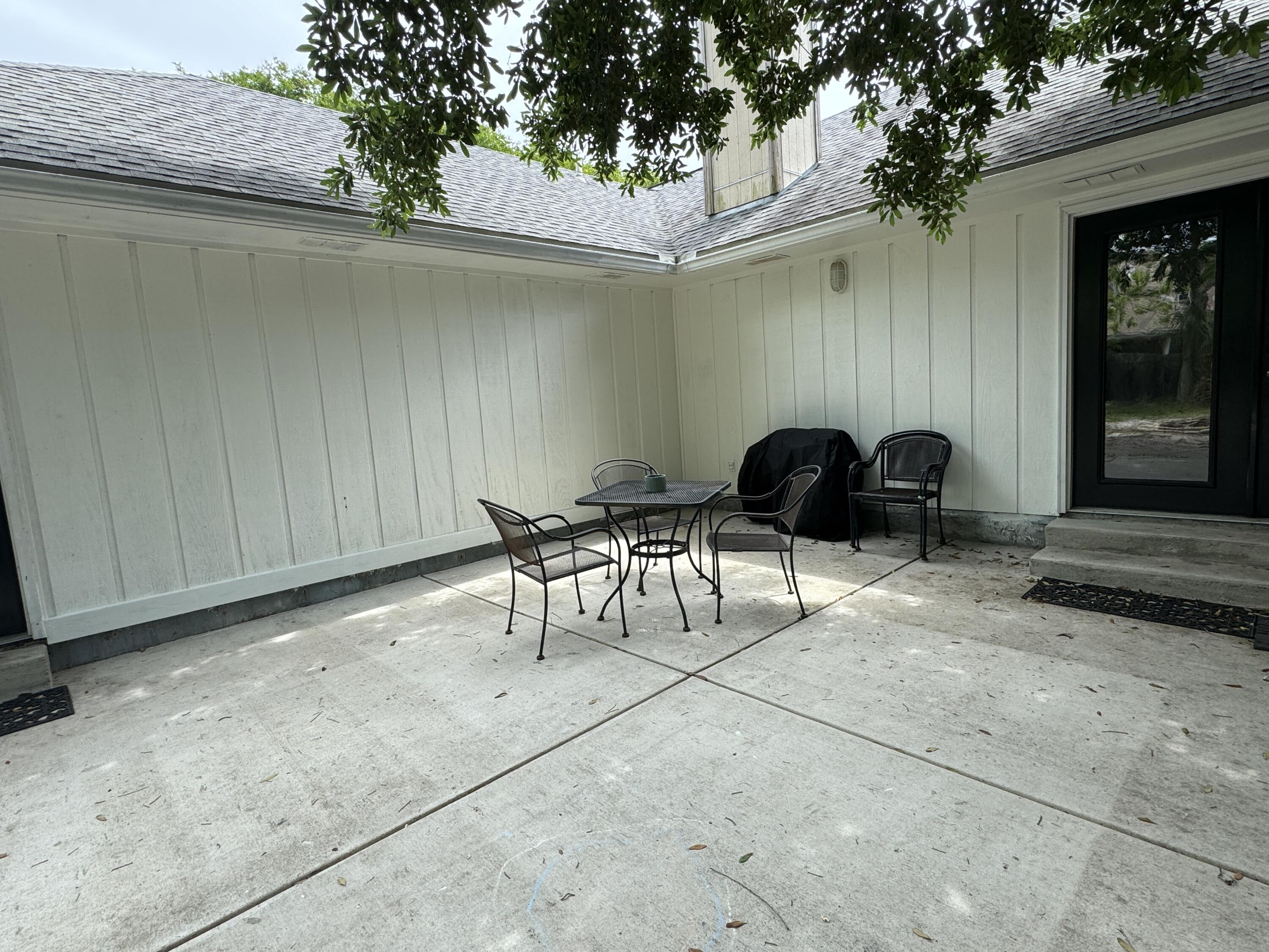 Emerald Beach; Plat 1, Lot 20 Blk A - Residential Lease