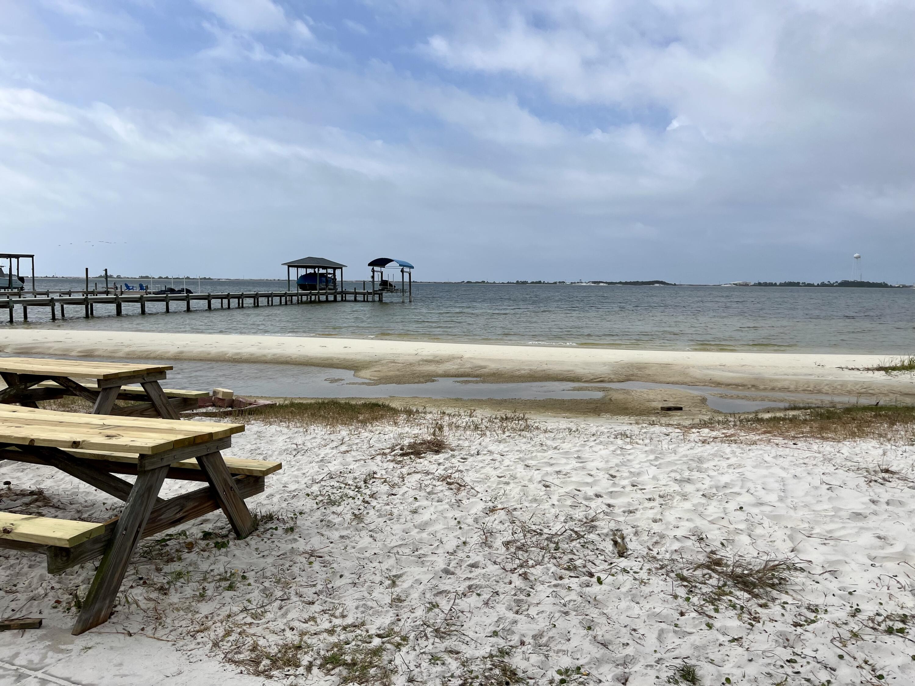 Emerald Beach; Plat 1, Lot 20 Blk A - Residential Lease