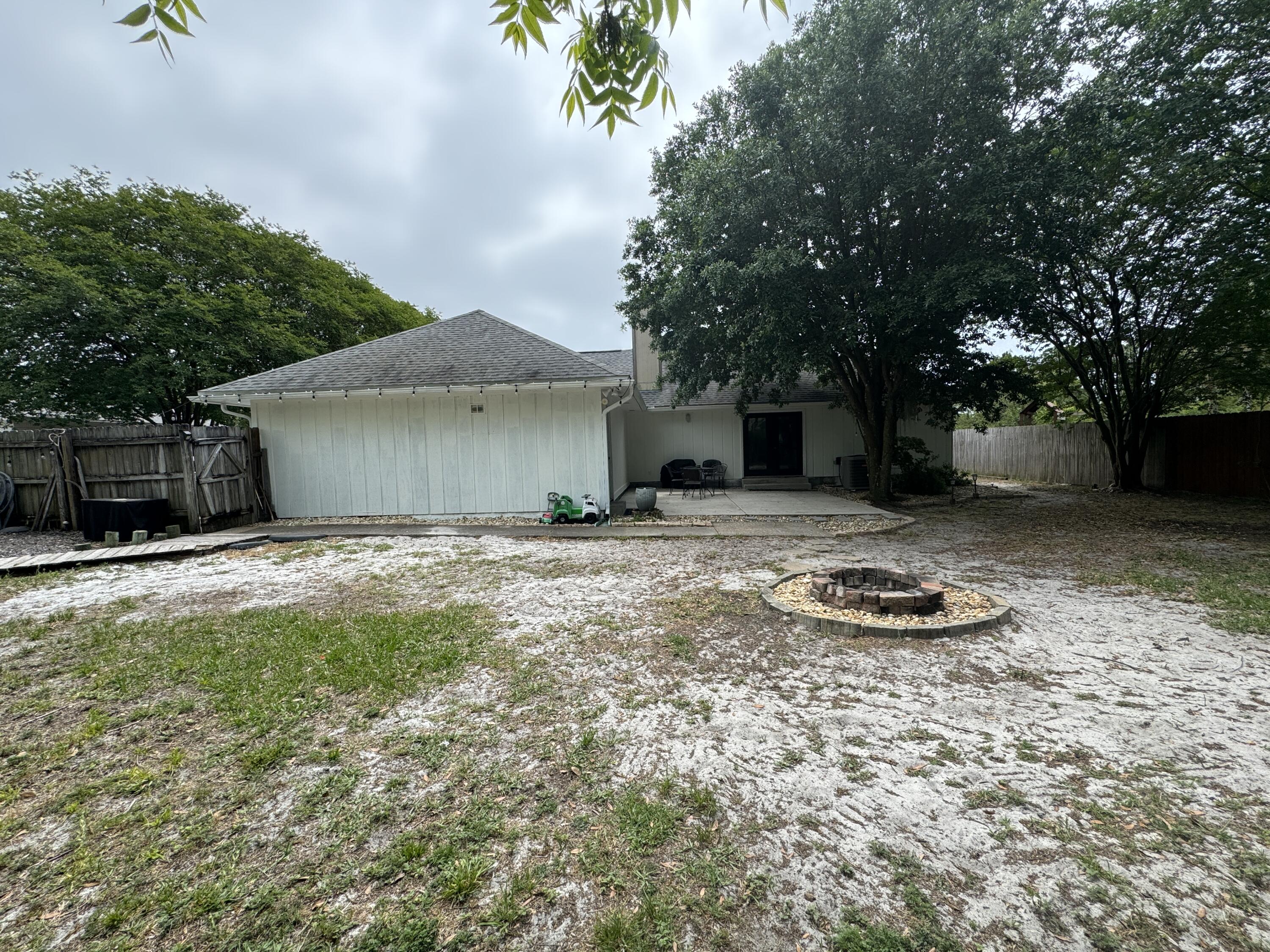 Emerald Beach; Plat 1, Lot 20 Blk A - Residential Lease