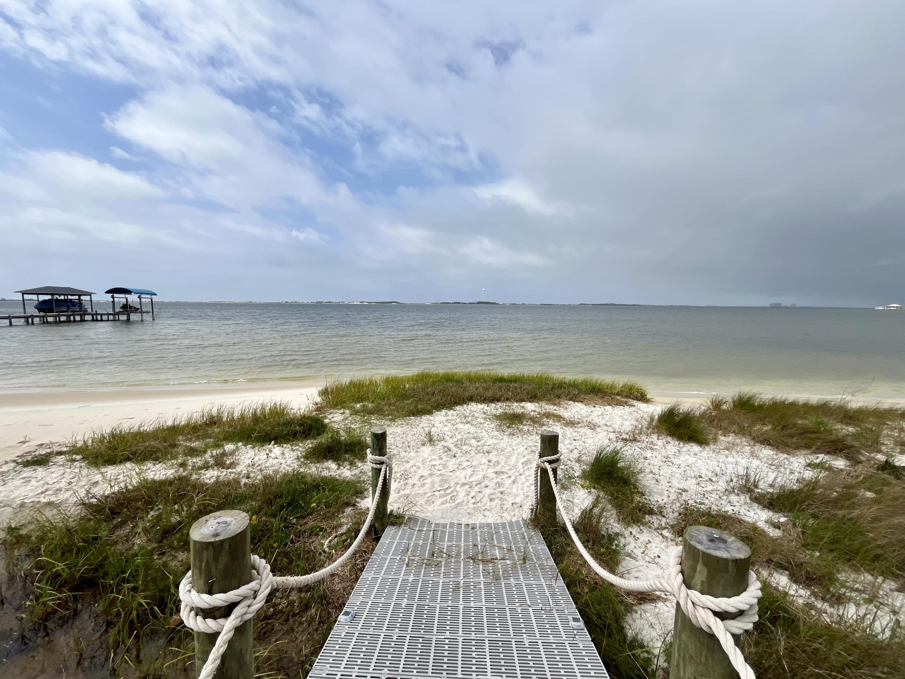 Emerald Beach; Plat 1, Lot 20 Blk A - Residential Lease