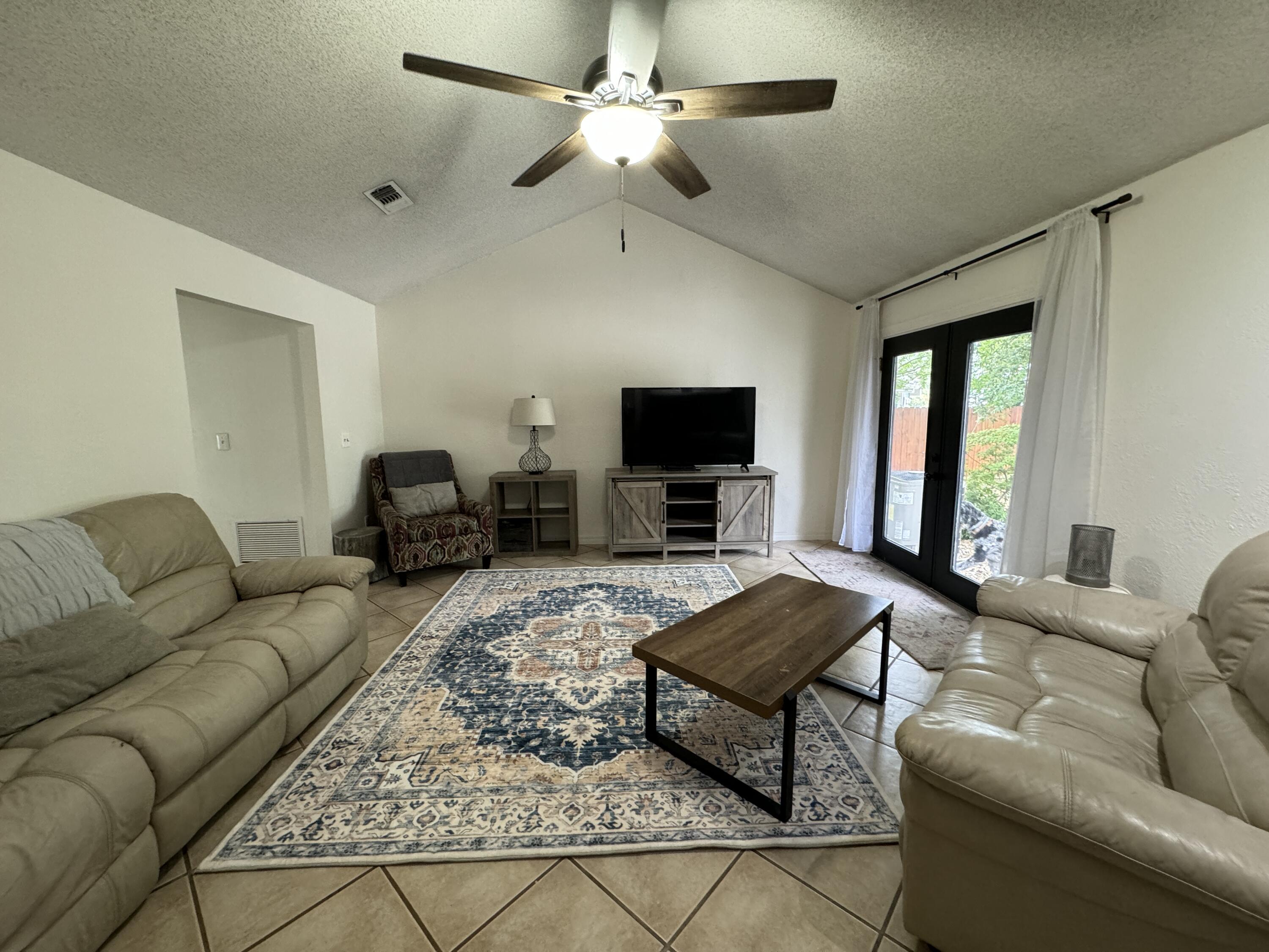 Emerald Beach; Plat 1, Lot 20 Blk A - Residential Lease