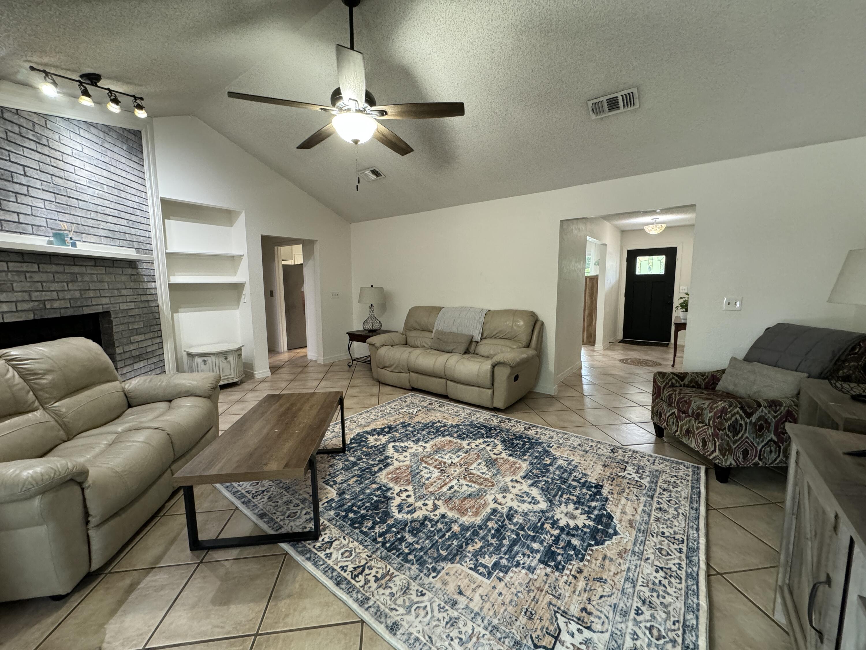 Emerald Beach; Plat 1, Lot 20 Blk A - Residential Lease