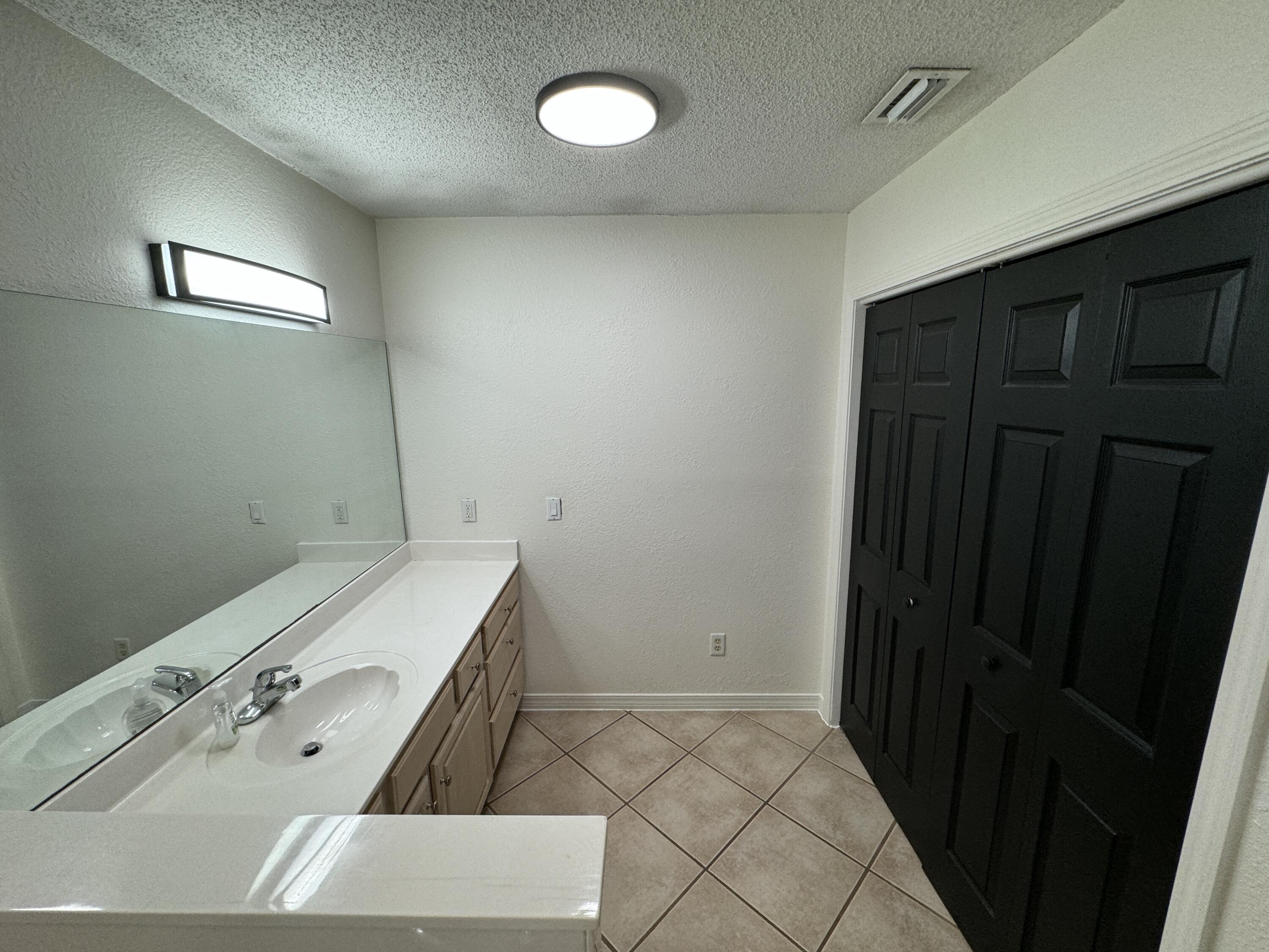 Emerald Beach; Plat 1, Lot 20 Blk A - Residential Lease