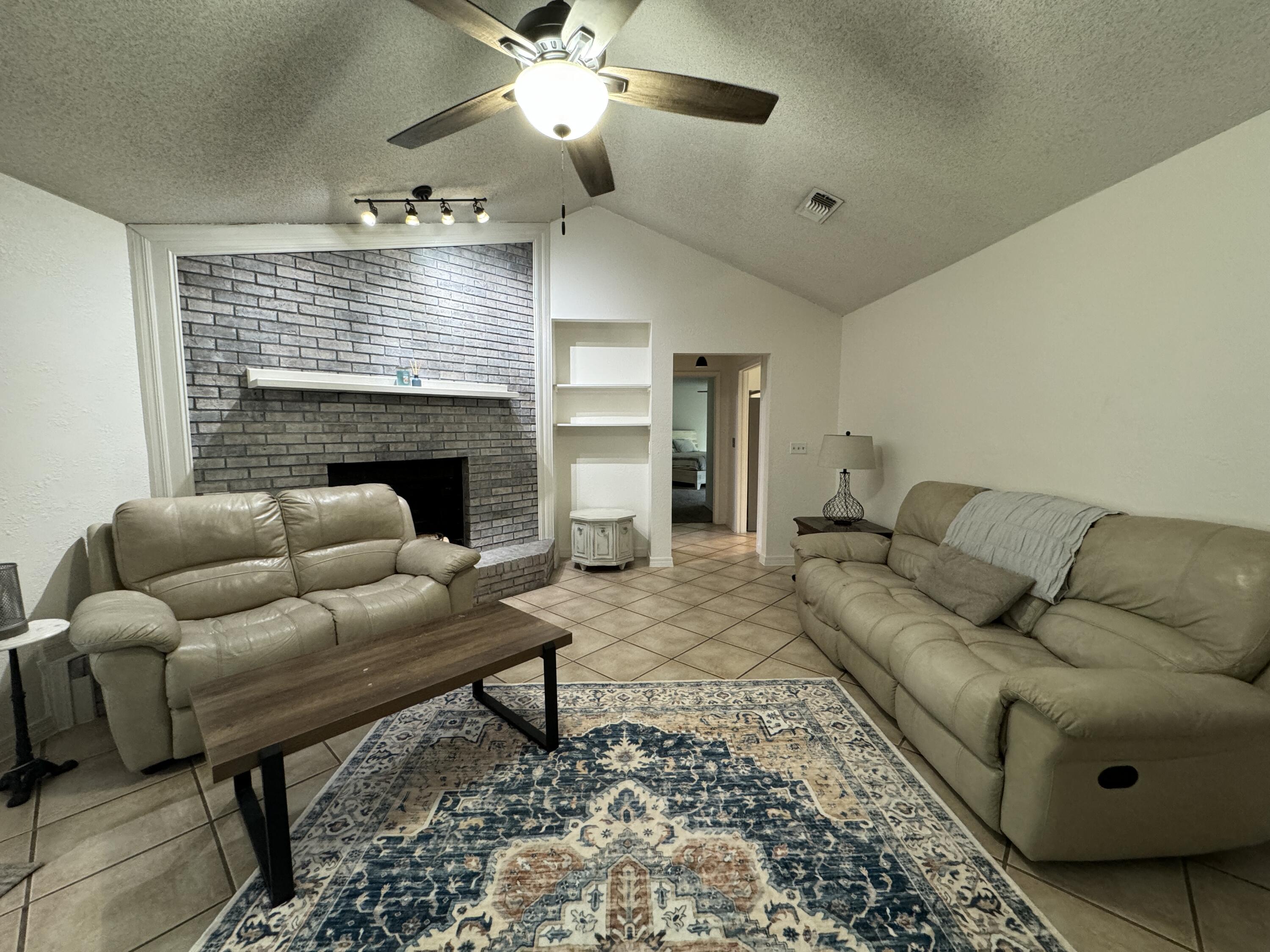 Emerald Beach; Plat 1, Lot 20 Blk A - Residential Lease