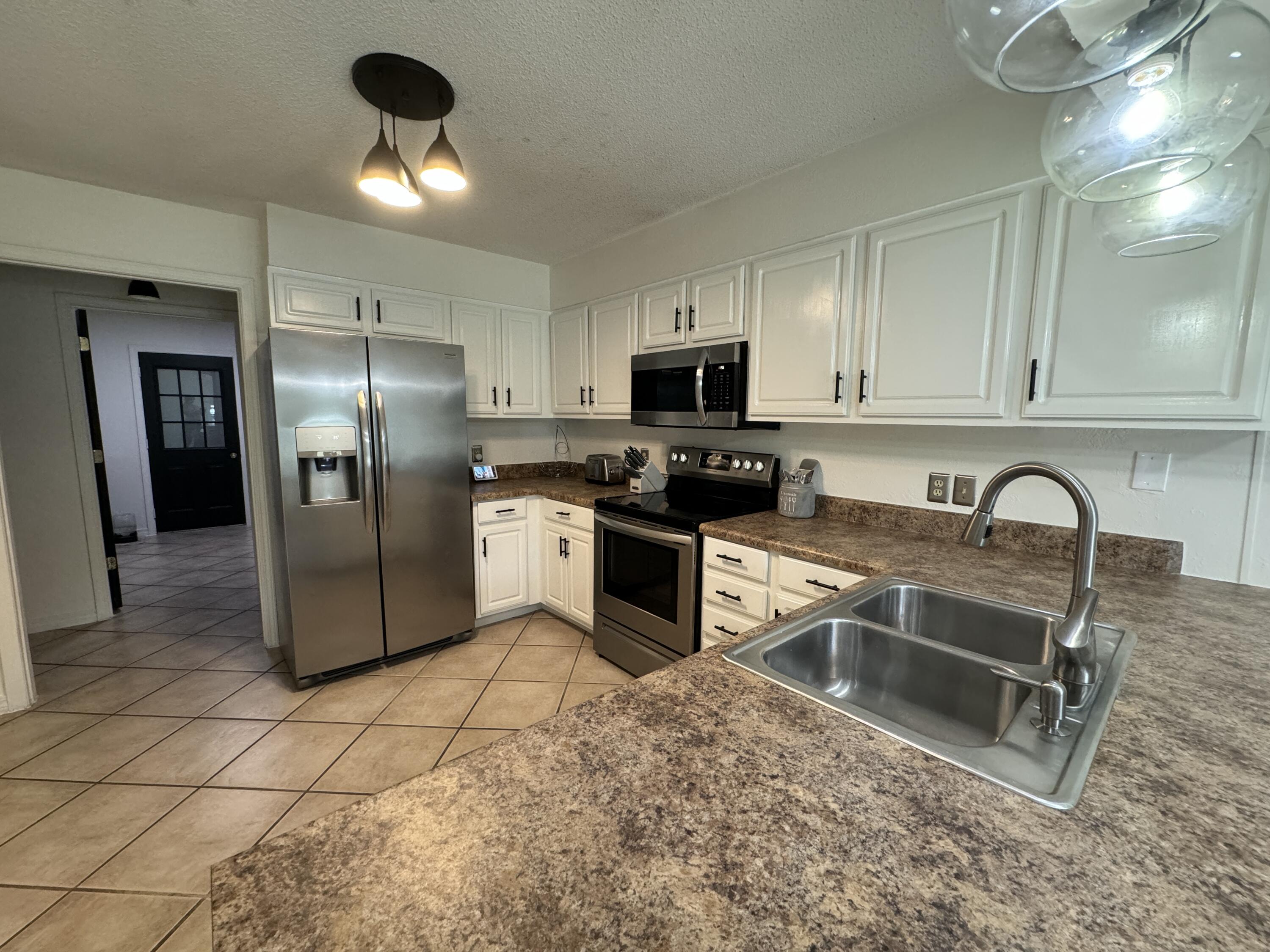 Emerald Beach; Plat 1, Lot 20 Blk A - Residential Lease