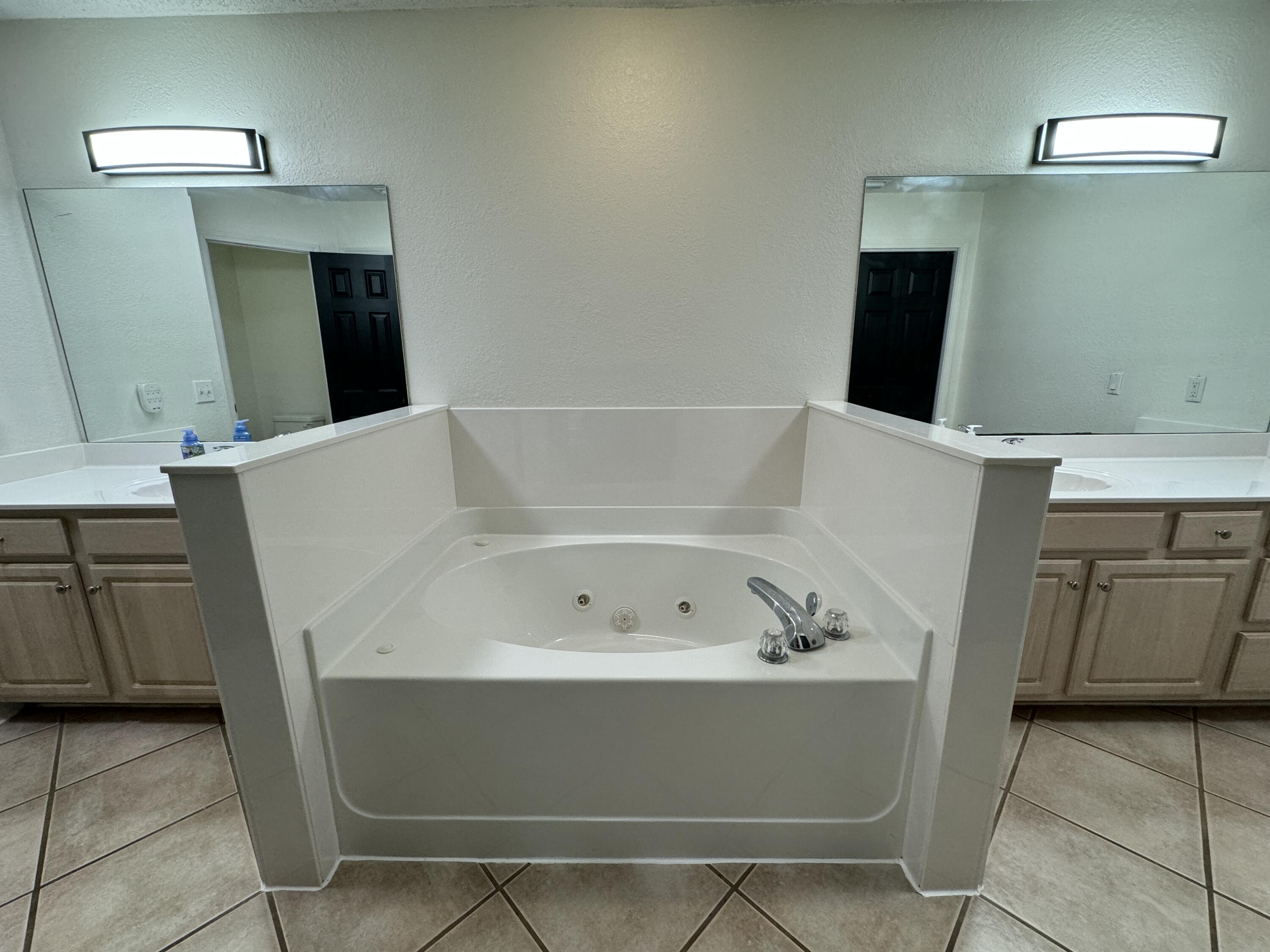 Emerald Beach; Plat 1, Lot 20 Blk A - Residential Lease