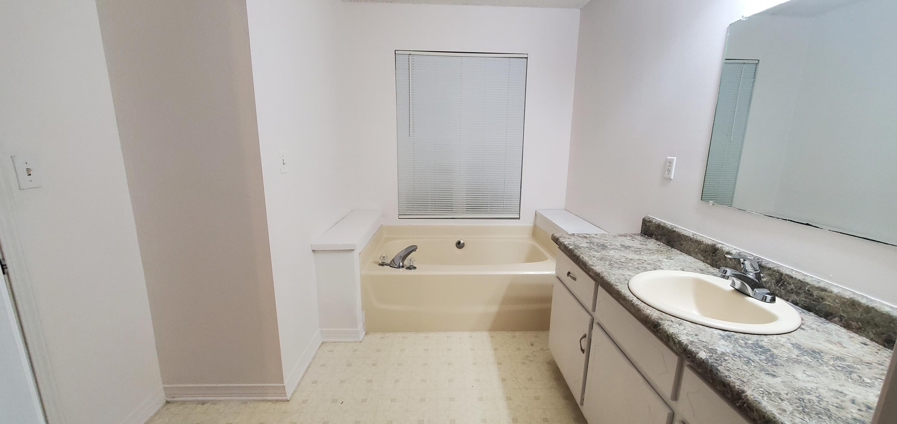 COUNTRY BREEZE ESTATES - Residential