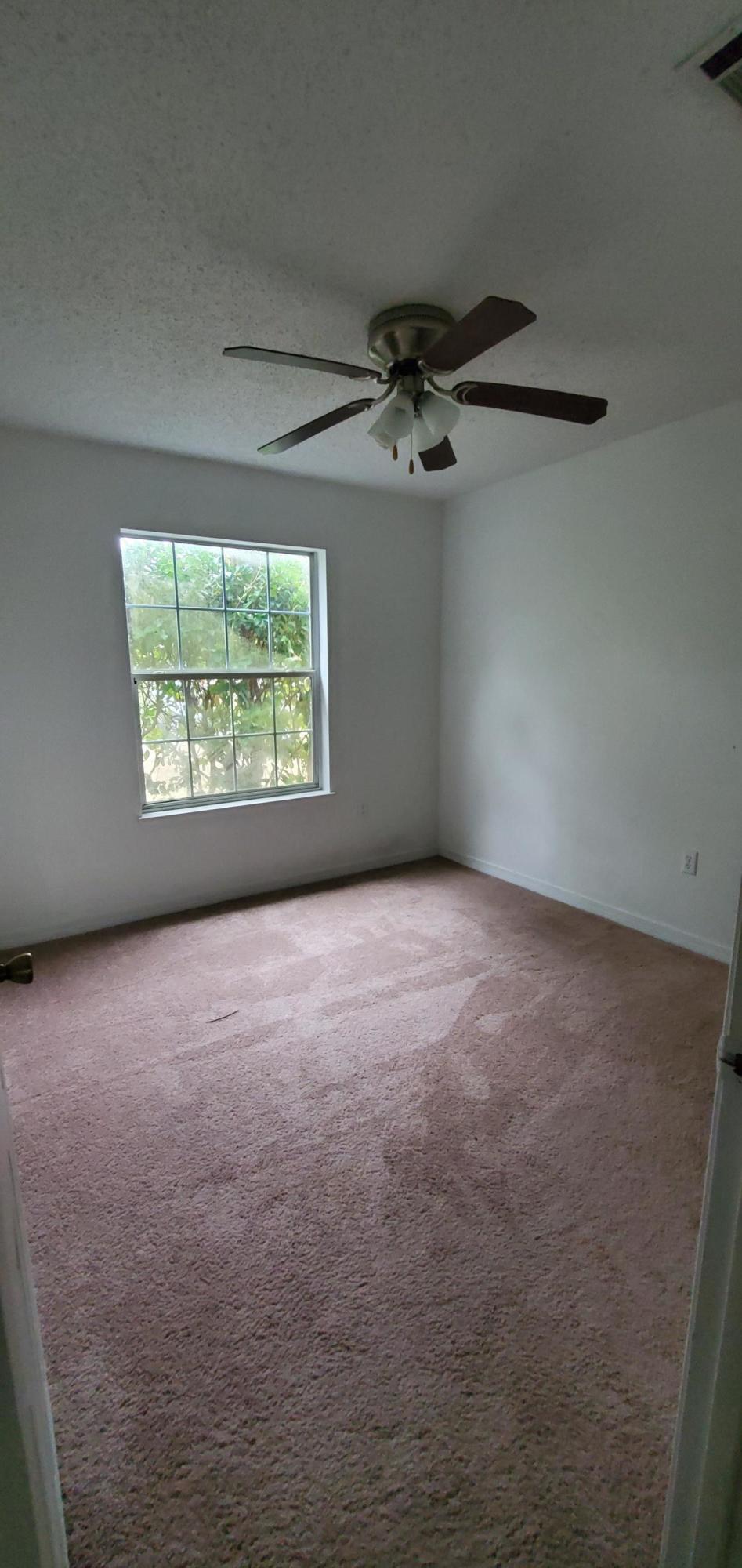 COUNTRY BREEZE ESTATES - Residential