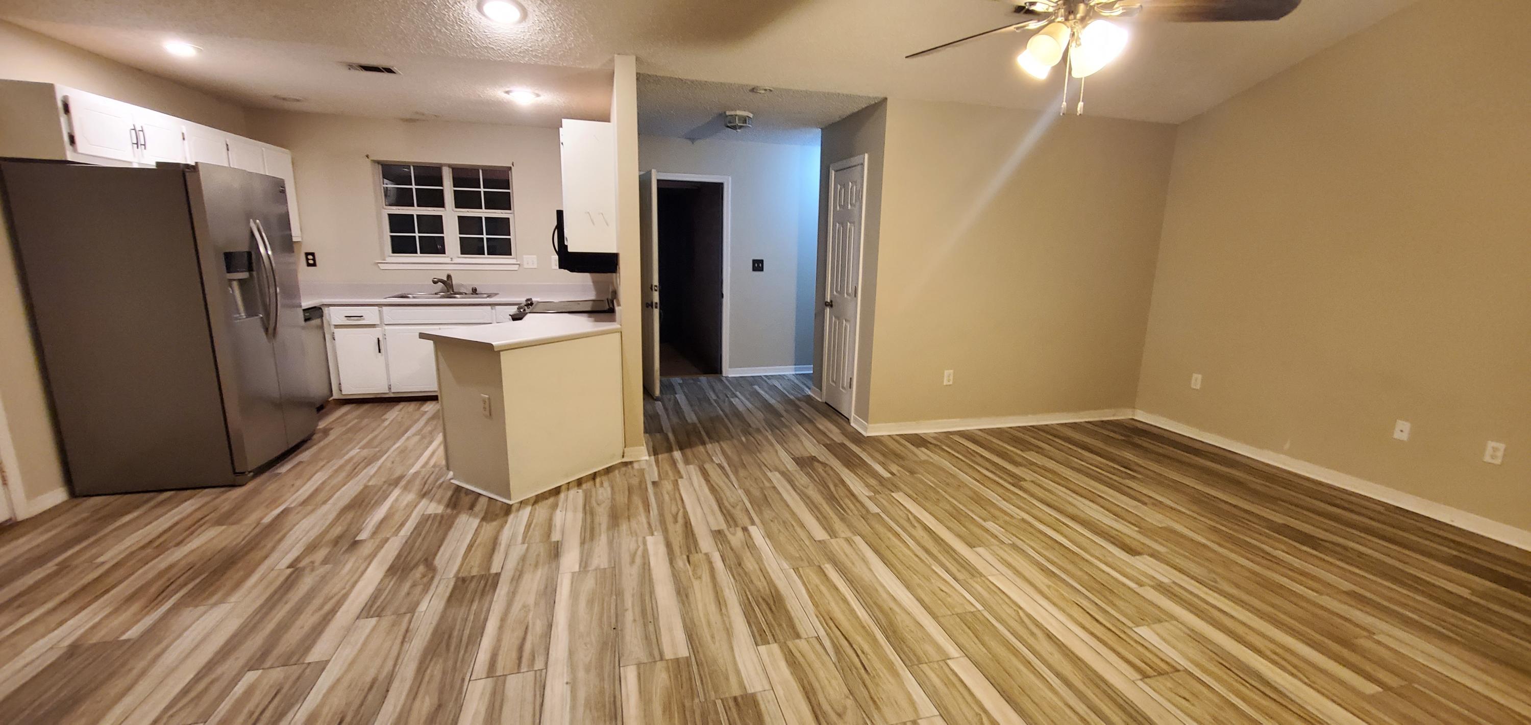 COUNTRY BREEZE ESTATES - Residential