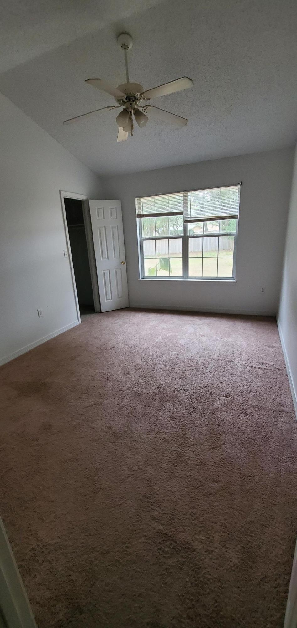 COUNTRY BREEZE ESTATES - Residential