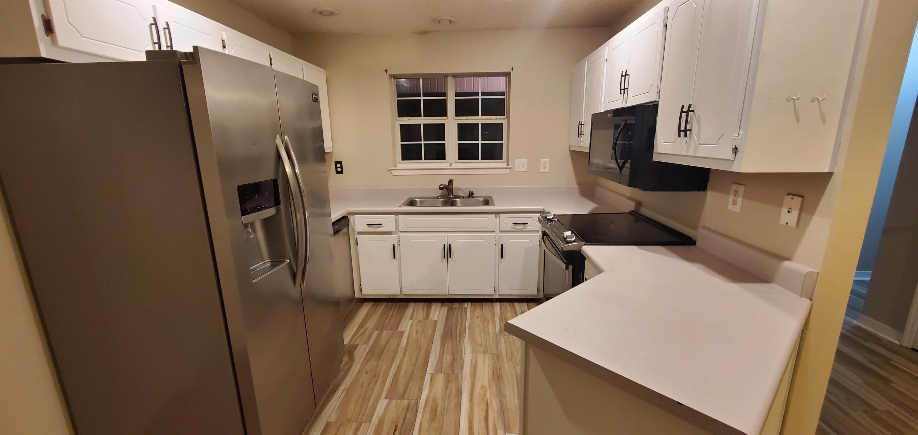 COUNTRY BREEZE ESTATES - Residential