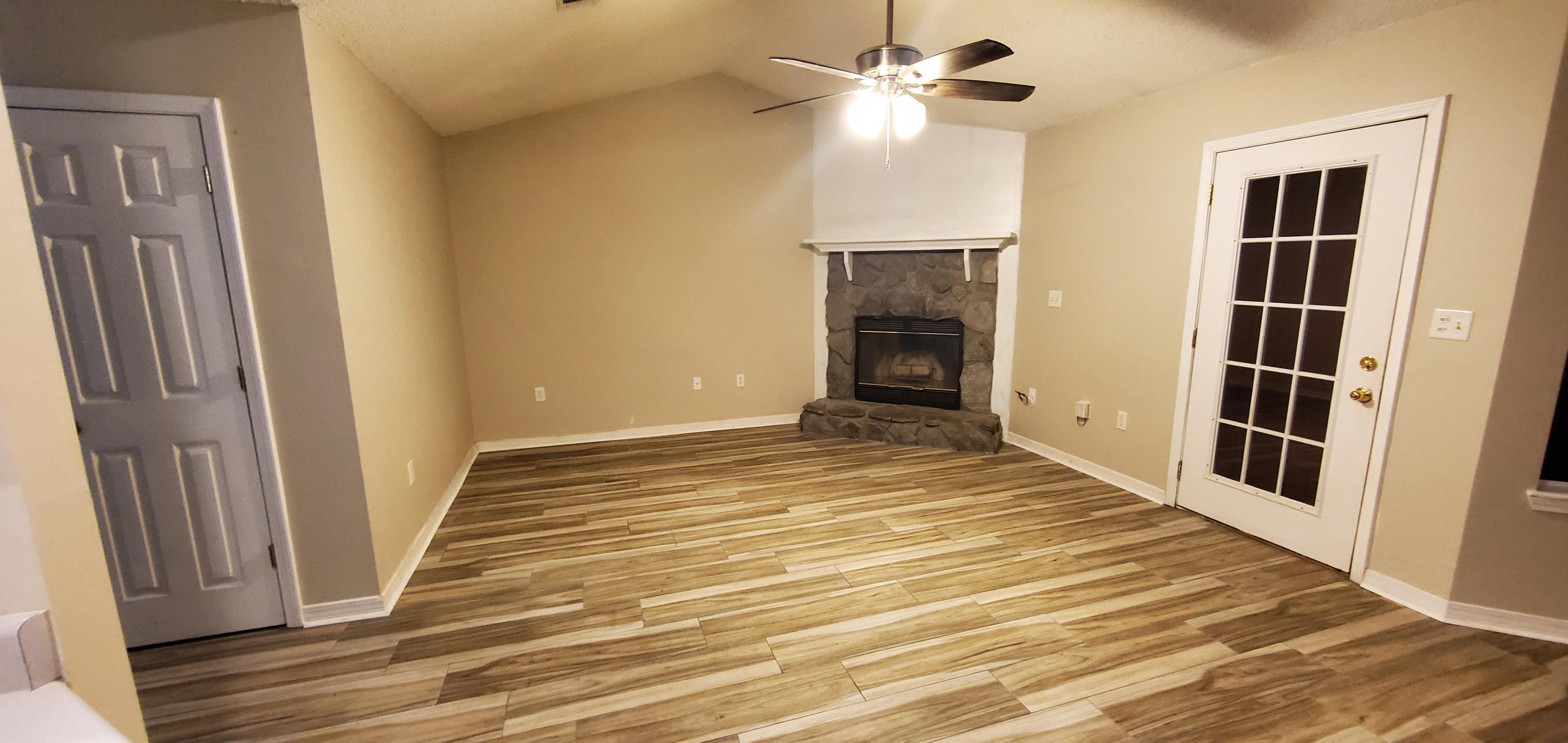 COUNTRY BREEZE ESTATES - Residential