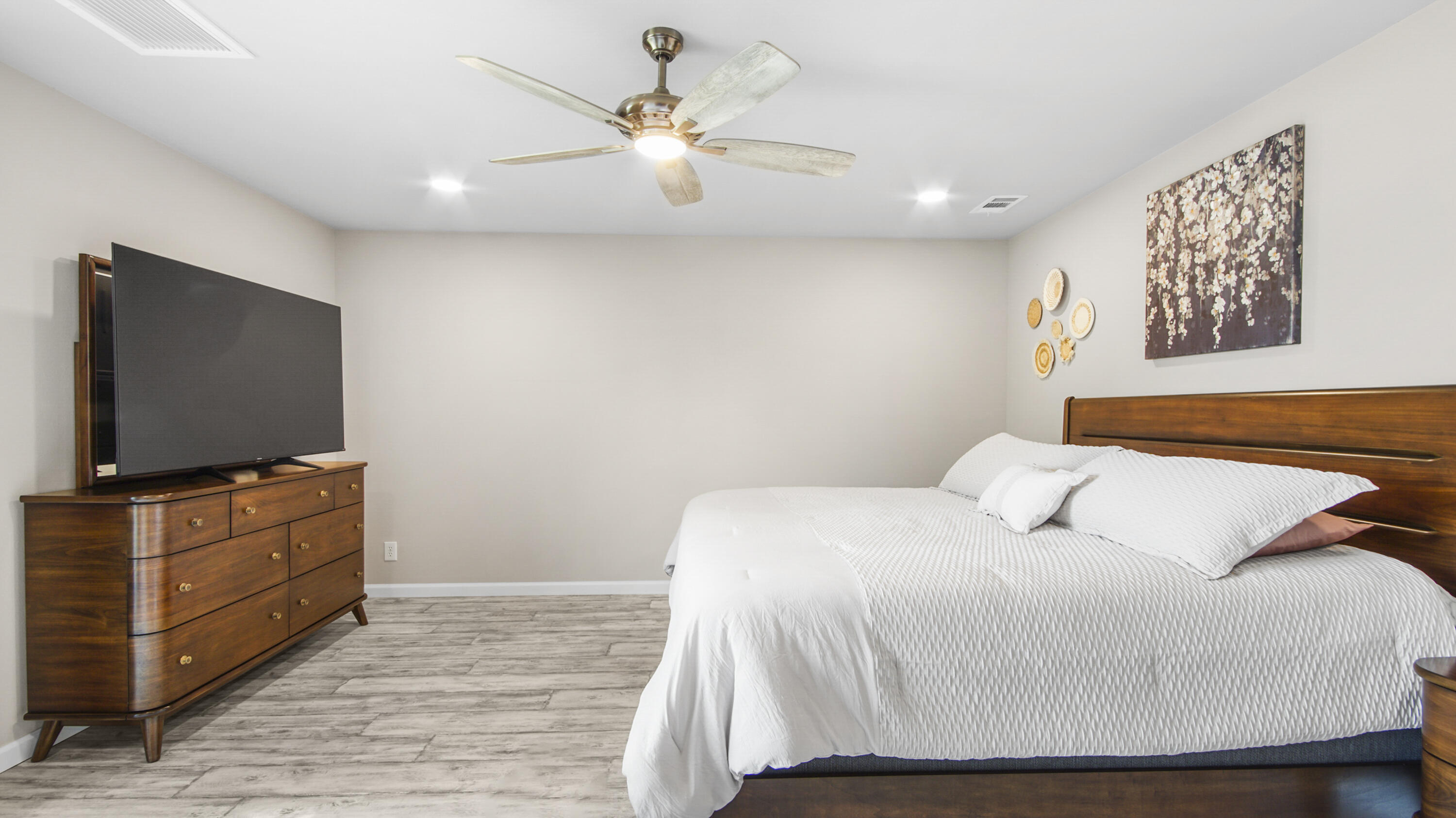 DEERPOINT ESTATES - Residential