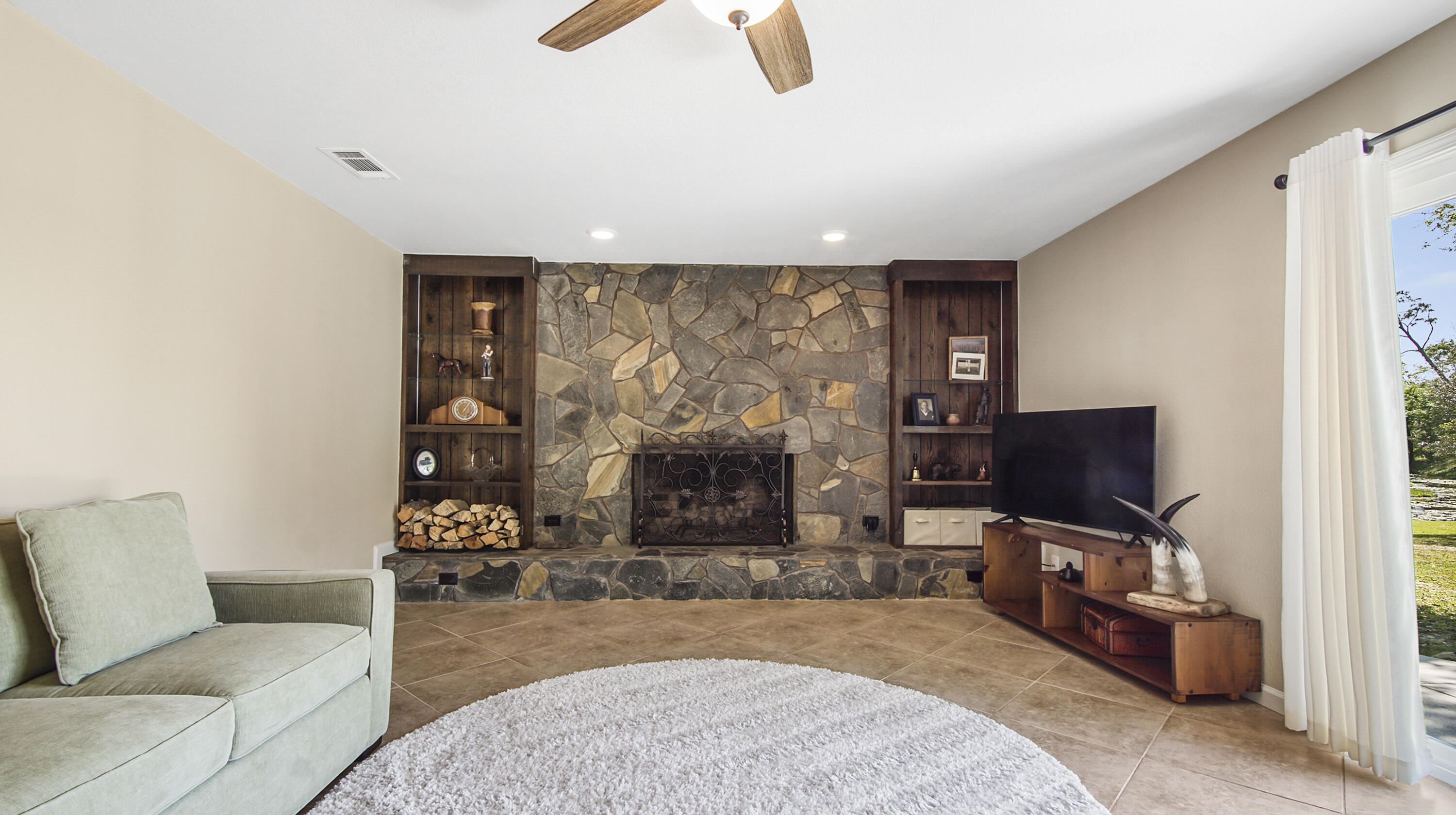 DEERPOINT ESTATES - Residential