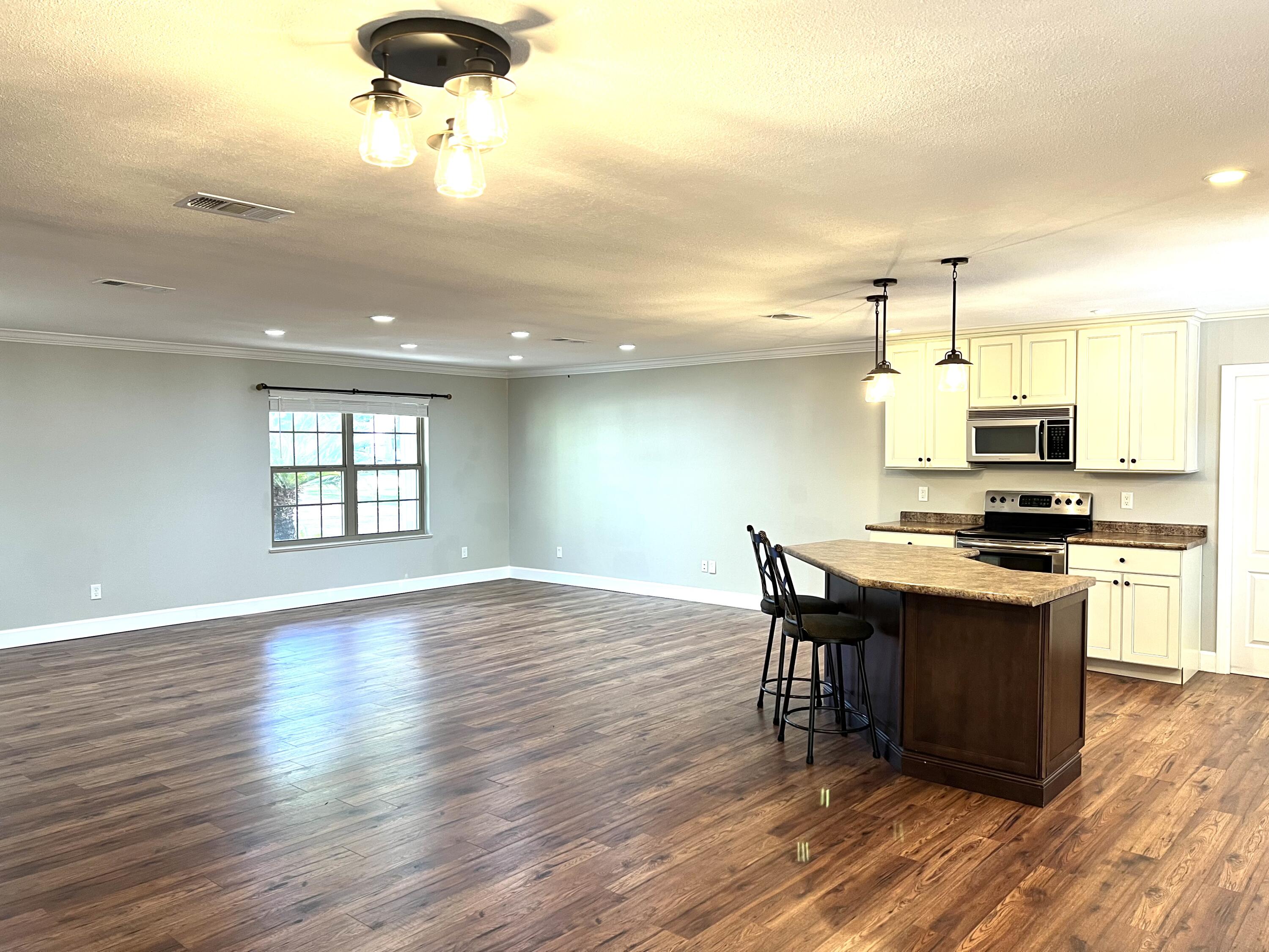 LAKE SHARON ESTATES - Residential Lease