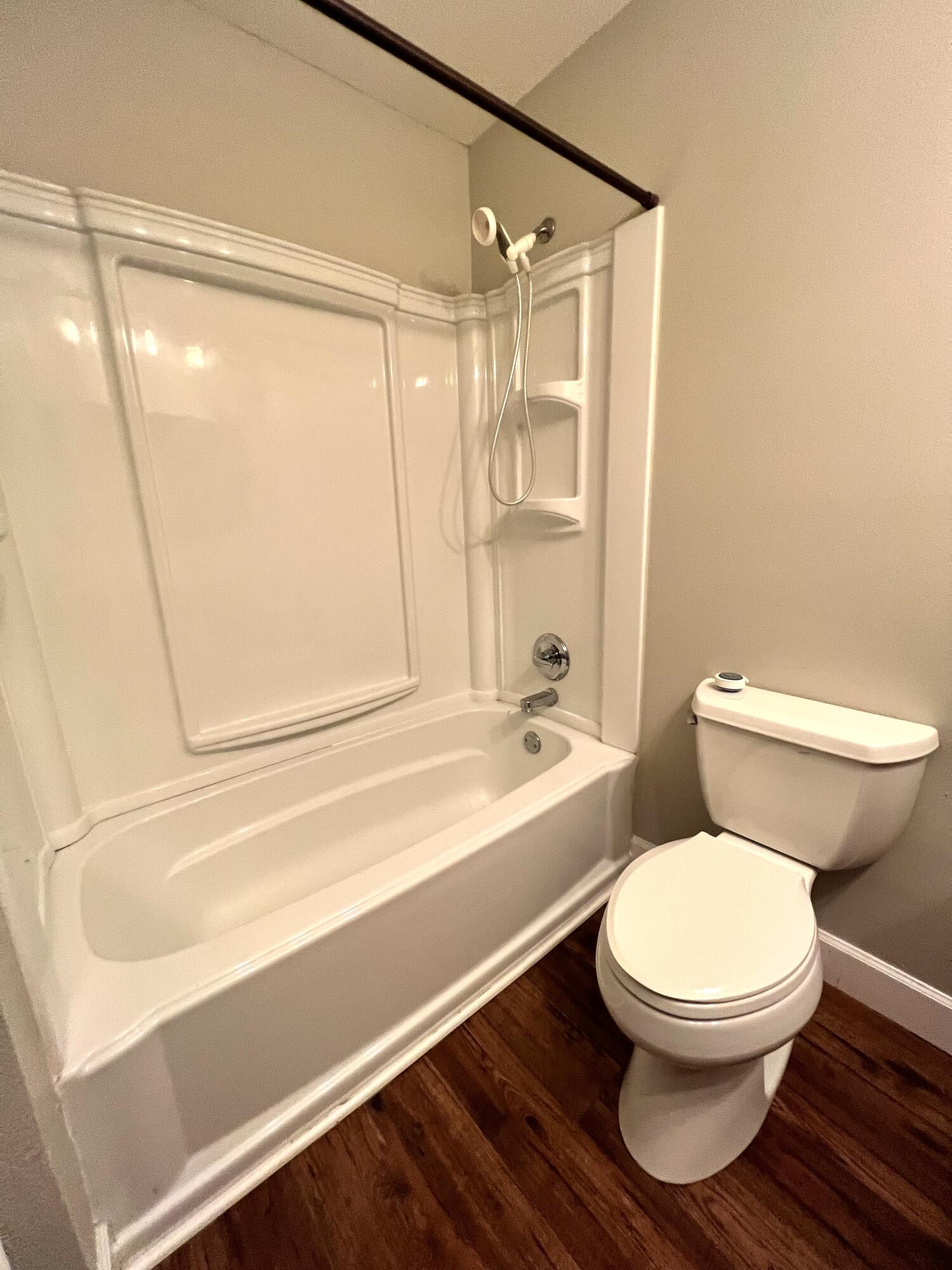 LAKE SHARON ESTATES - Residential Lease