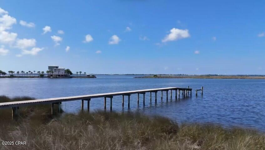 NO RECORDED SUBDIVISION - Land