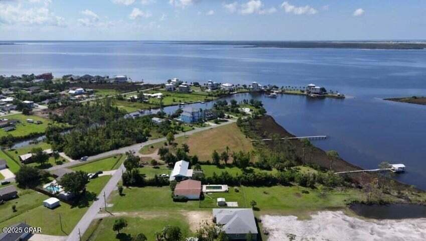 NO RECORDED SUBDIVISION - Land