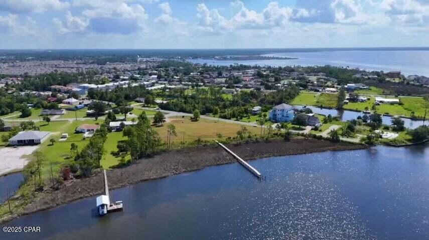 NO RECORDED SUBDIVISION - Land