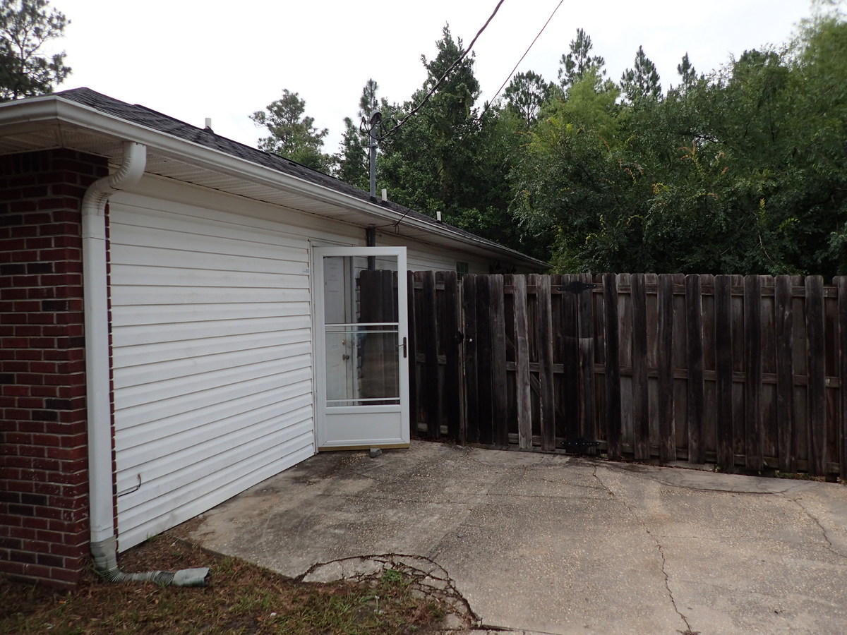 SOUTH POINTE EST. - Residential