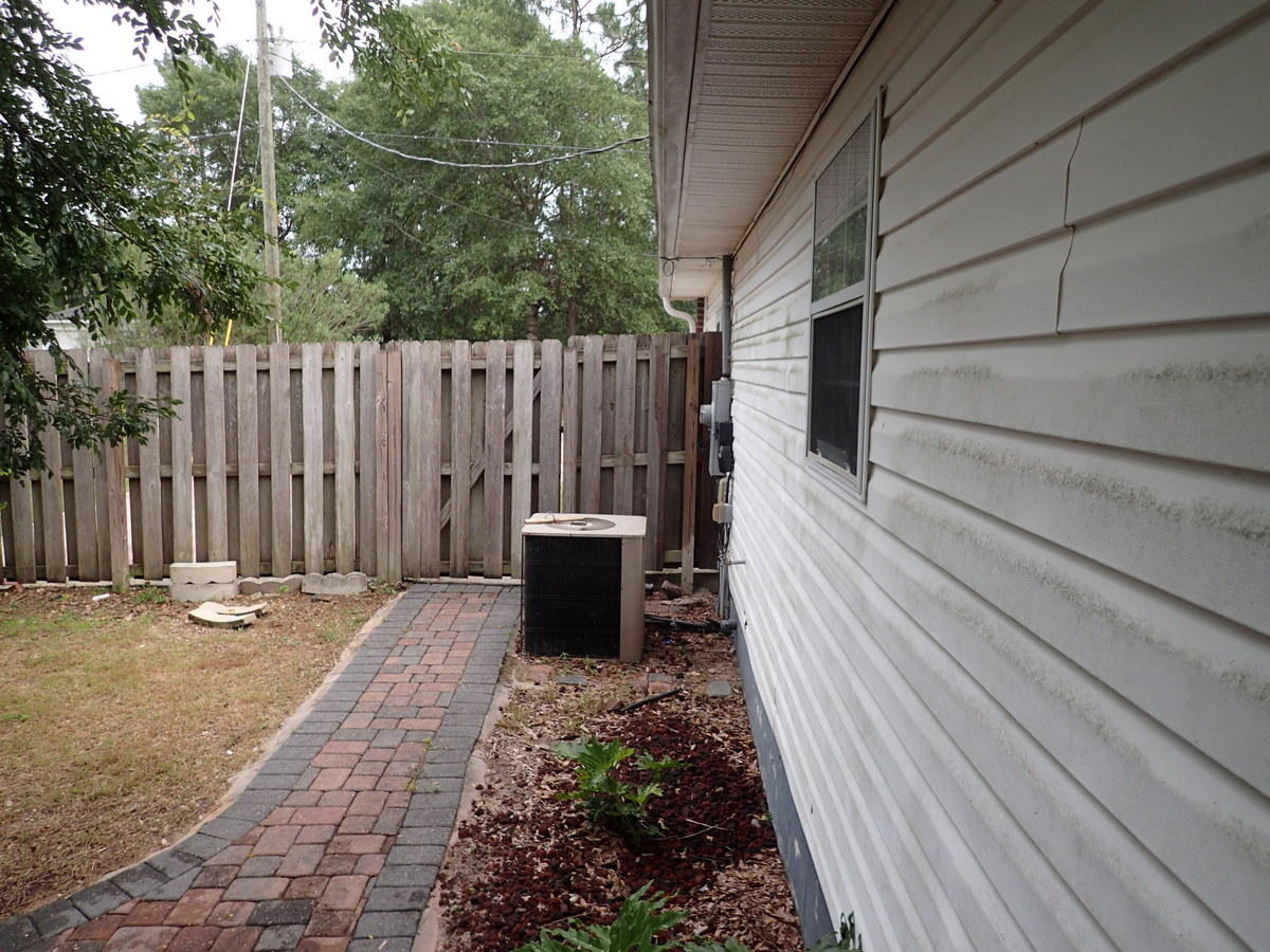 SOUTH POINTE EST. - Residential