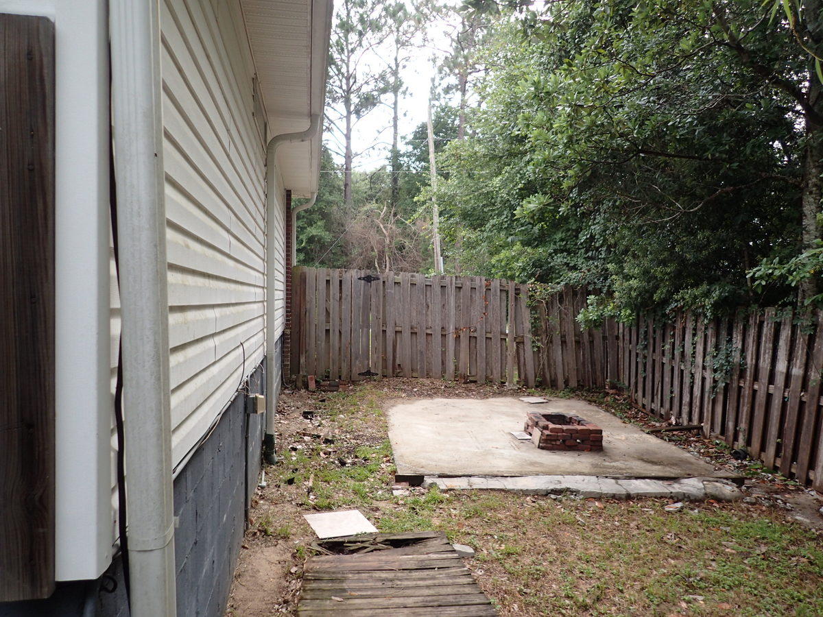 SOUTH POINTE EST. - Residential