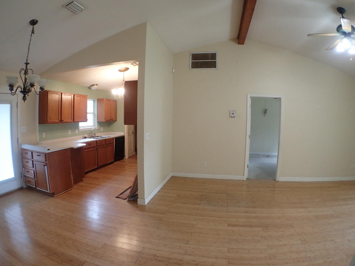 SOUTH POINTE EST. - Residential