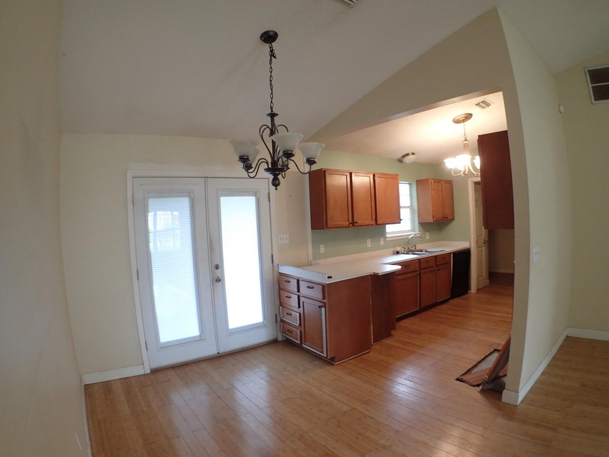 SOUTH POINTE EST. - Residential