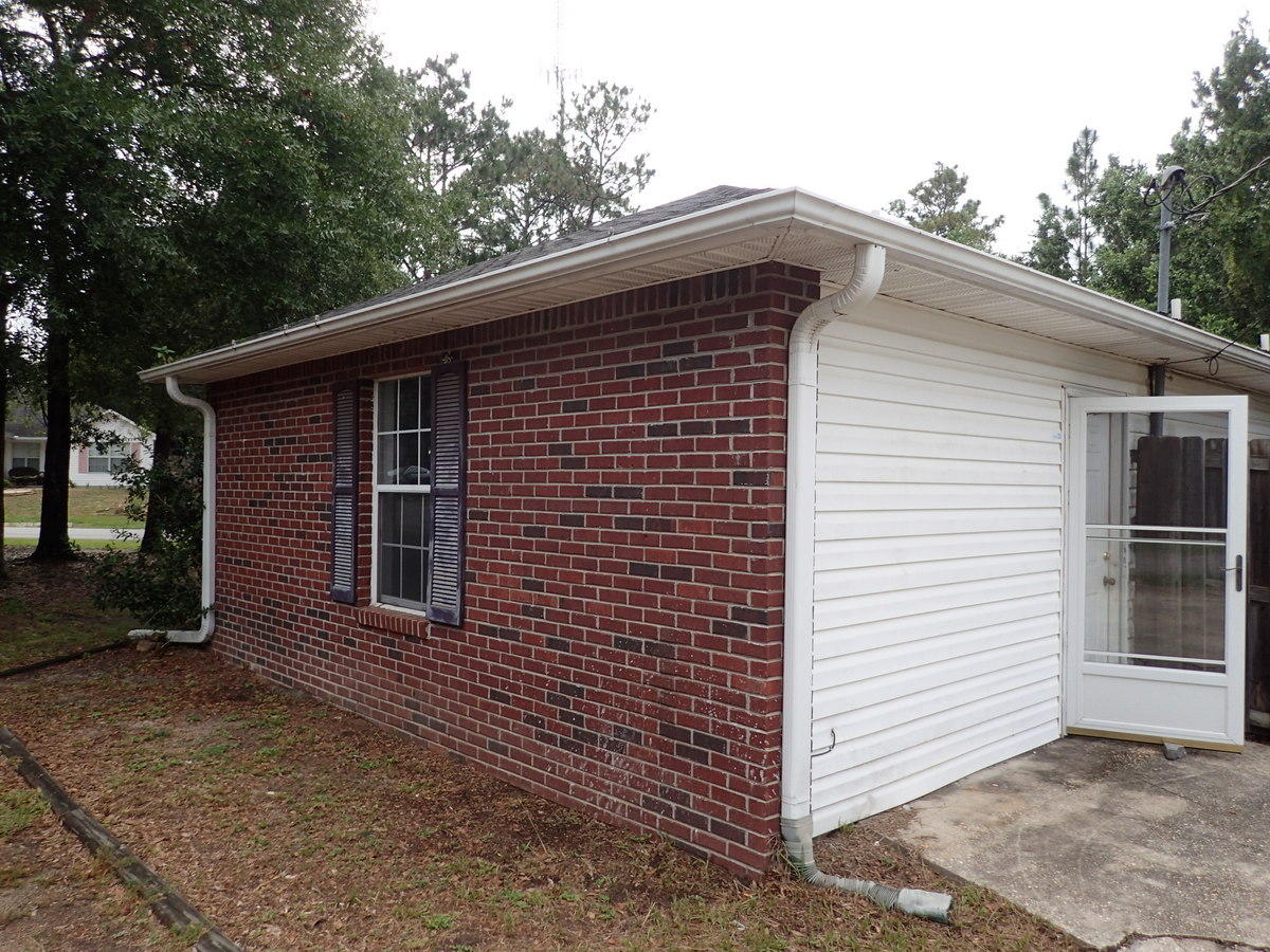 SOUTH POINTE EST. - Residential