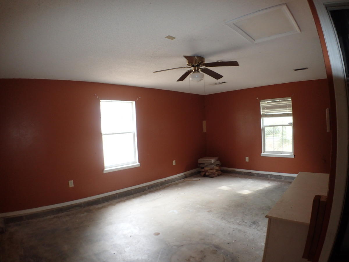 SOUTH POINTE EST. - Residential