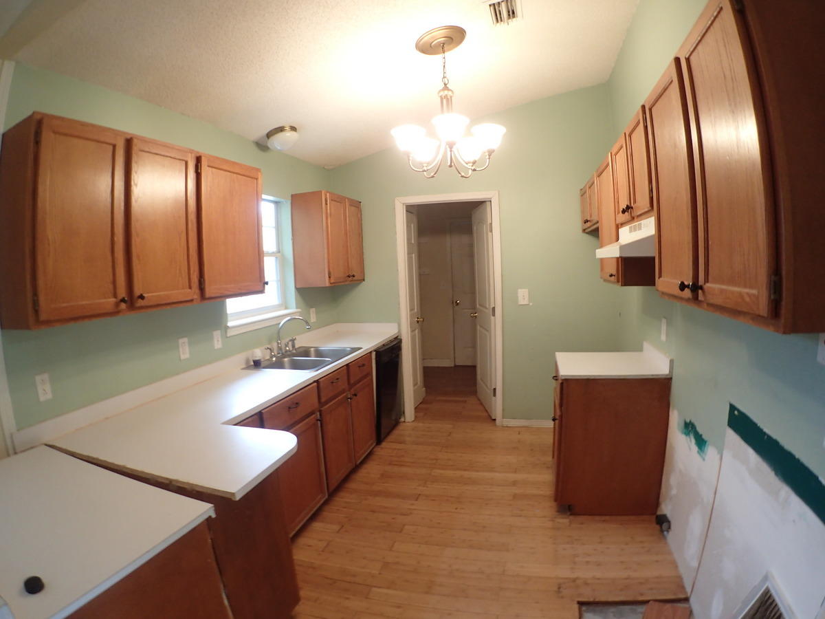 SOUTH POINTE EST. - Residential