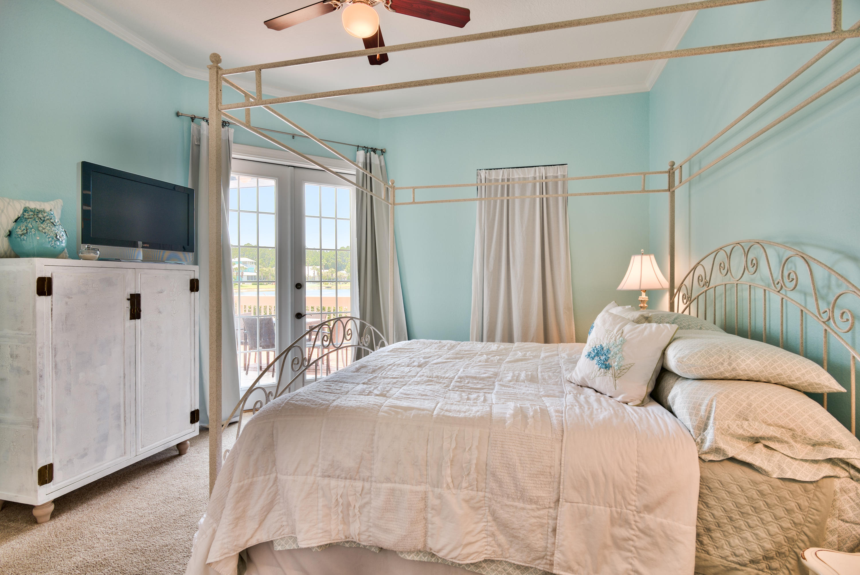 CRYSTAL COVE - Residential