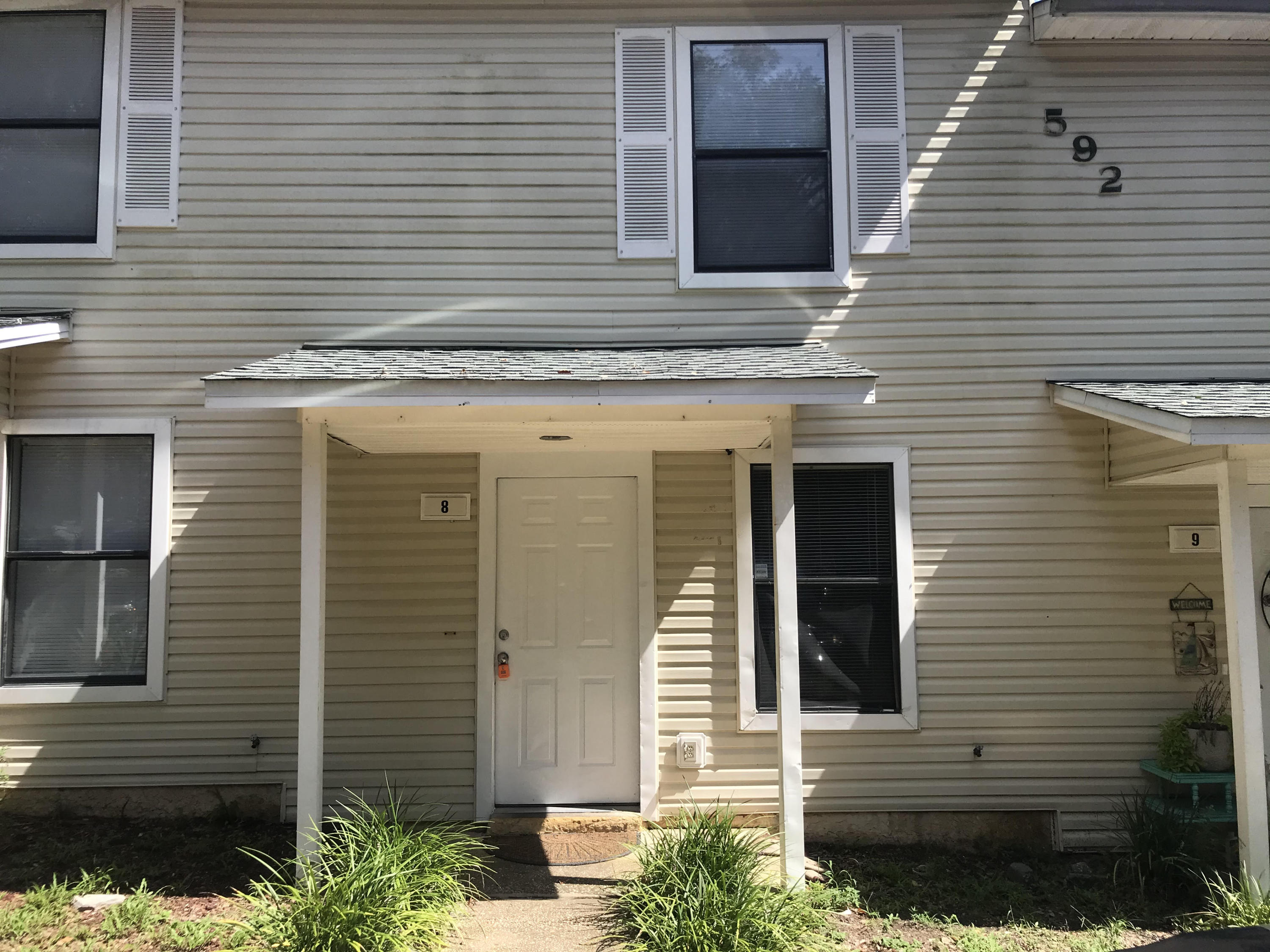 Available August 7th, 2020! Spacious townhome in Niceville close to the back gate of Eglin Air Force Base. New paint throughout! New Flooring! Washer and dryer in unit upstairs. Oversized bedrooms! Fenced in back yard. No inside smoking. Small pets may be allowed with a $400 non-refundable pet fee and owner approval.