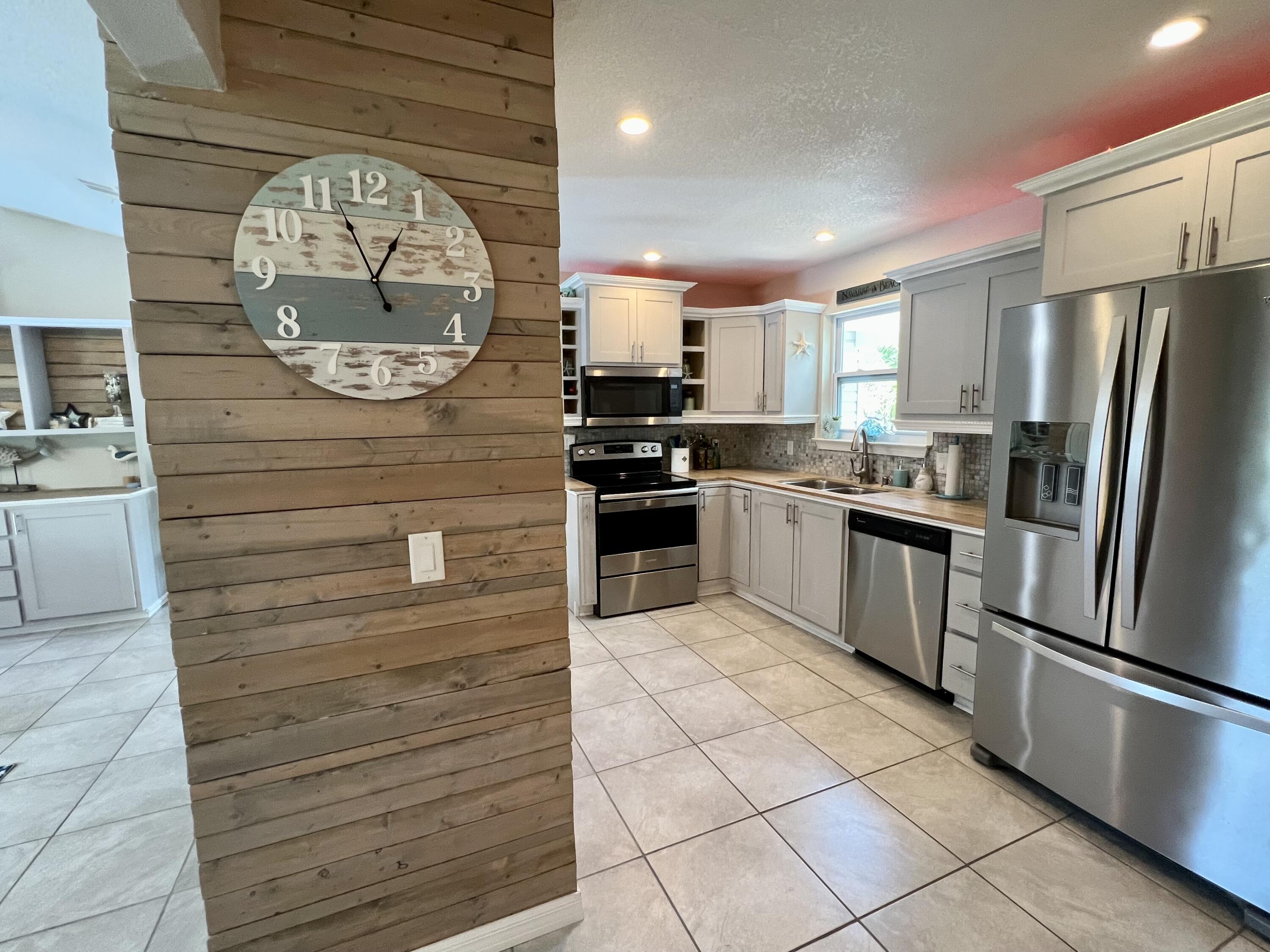 NAVARRE FIRST ADD - Residential