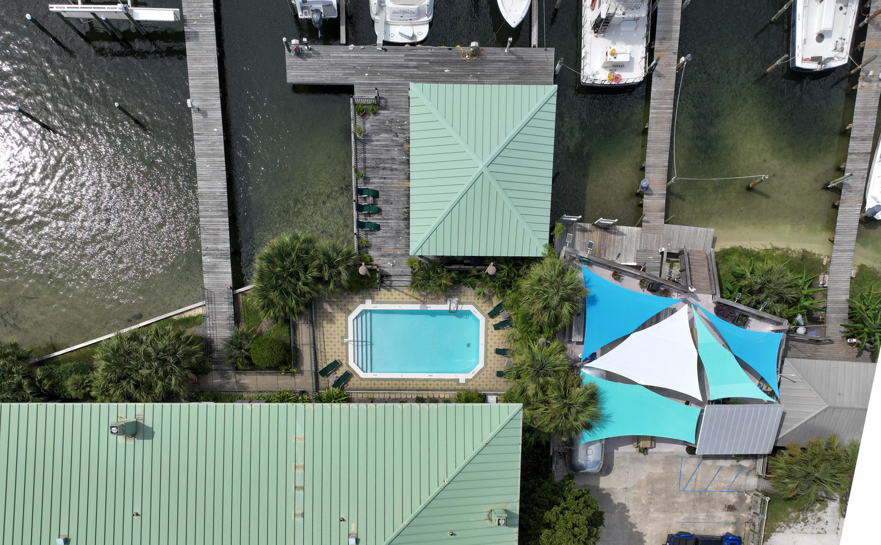 TRANQUIL HARBOR - Residential