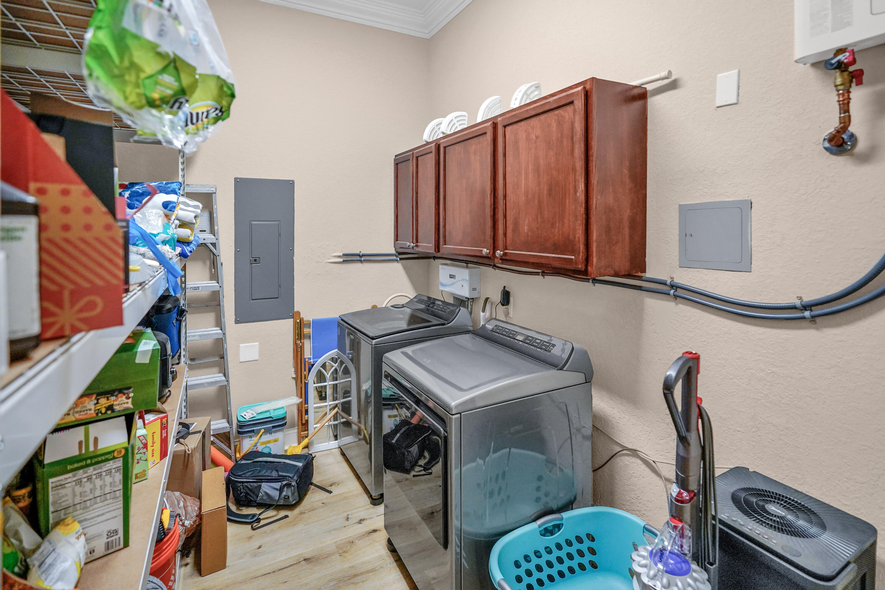 TRANQUIL HARBOR - Residential