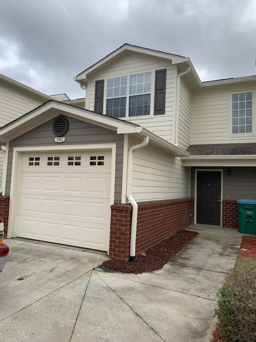 2 Bedroom/2.5 Bath Townhouse, New Laminate Floor in Living Area, New Carpet in Hall, Stairway & Bedrooms, Freshly Painted throughout Premises. Large Closet in Second Bedroom, Master Bedroom has 2 separate Closets.