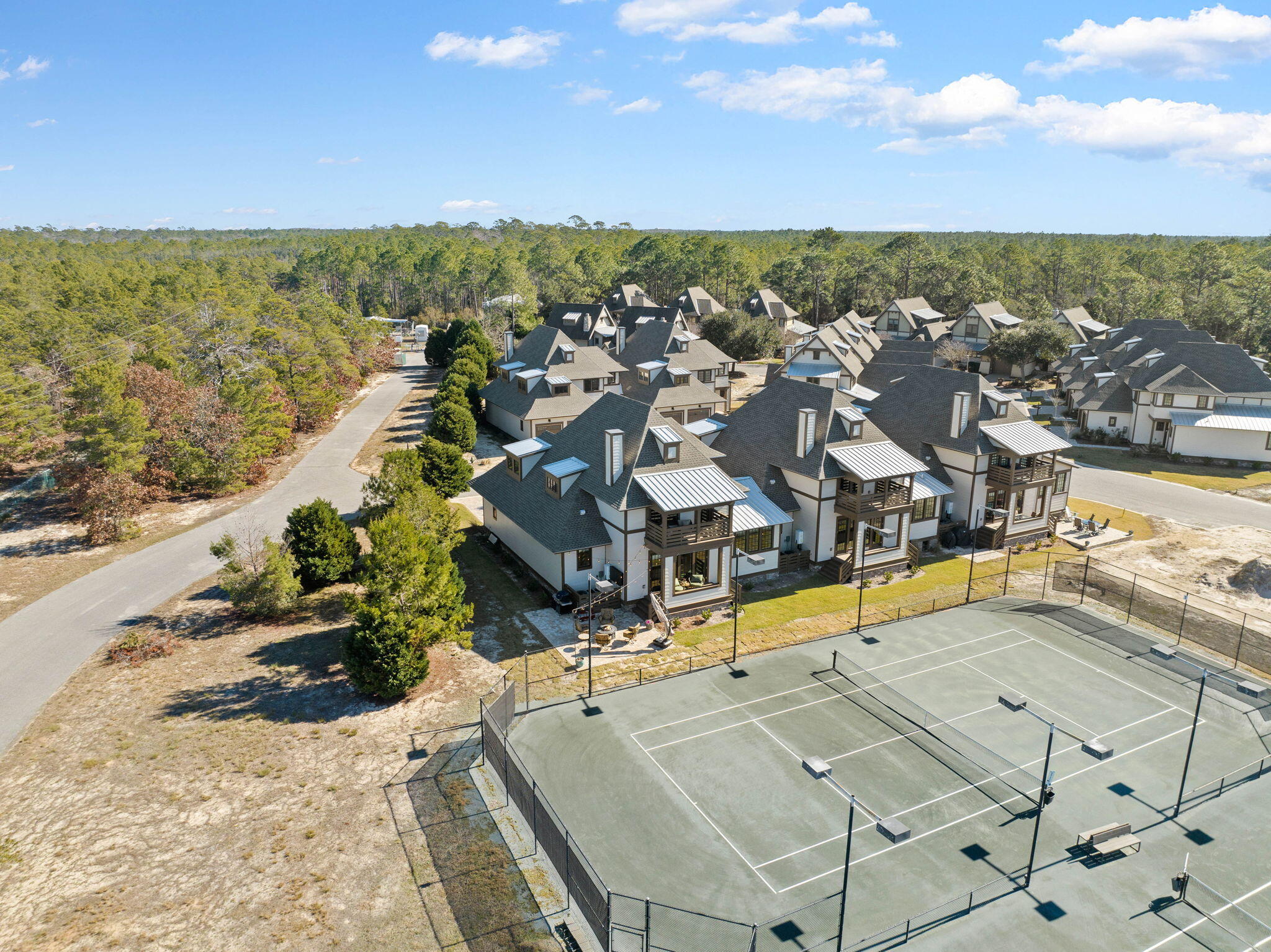 WILD HERON - THE COURTS - Residential