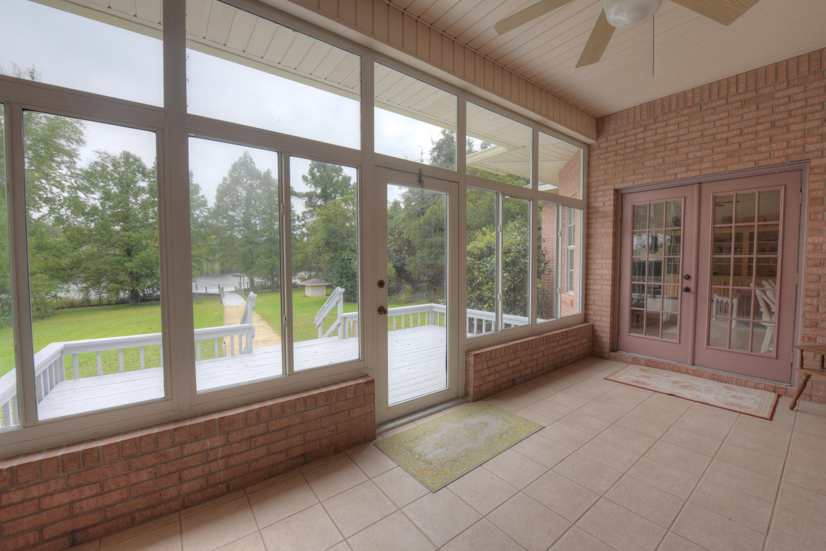 HAPPY HOLLOW - Residential