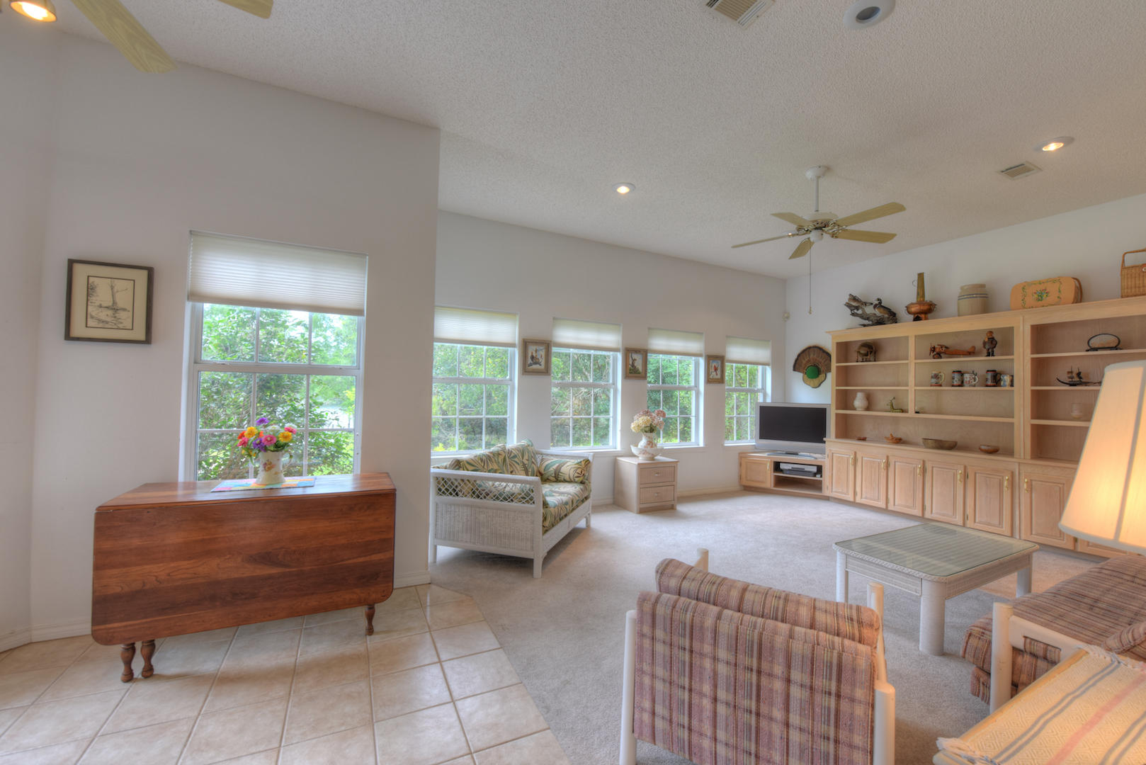 HAPPY HOLLOW - Residential