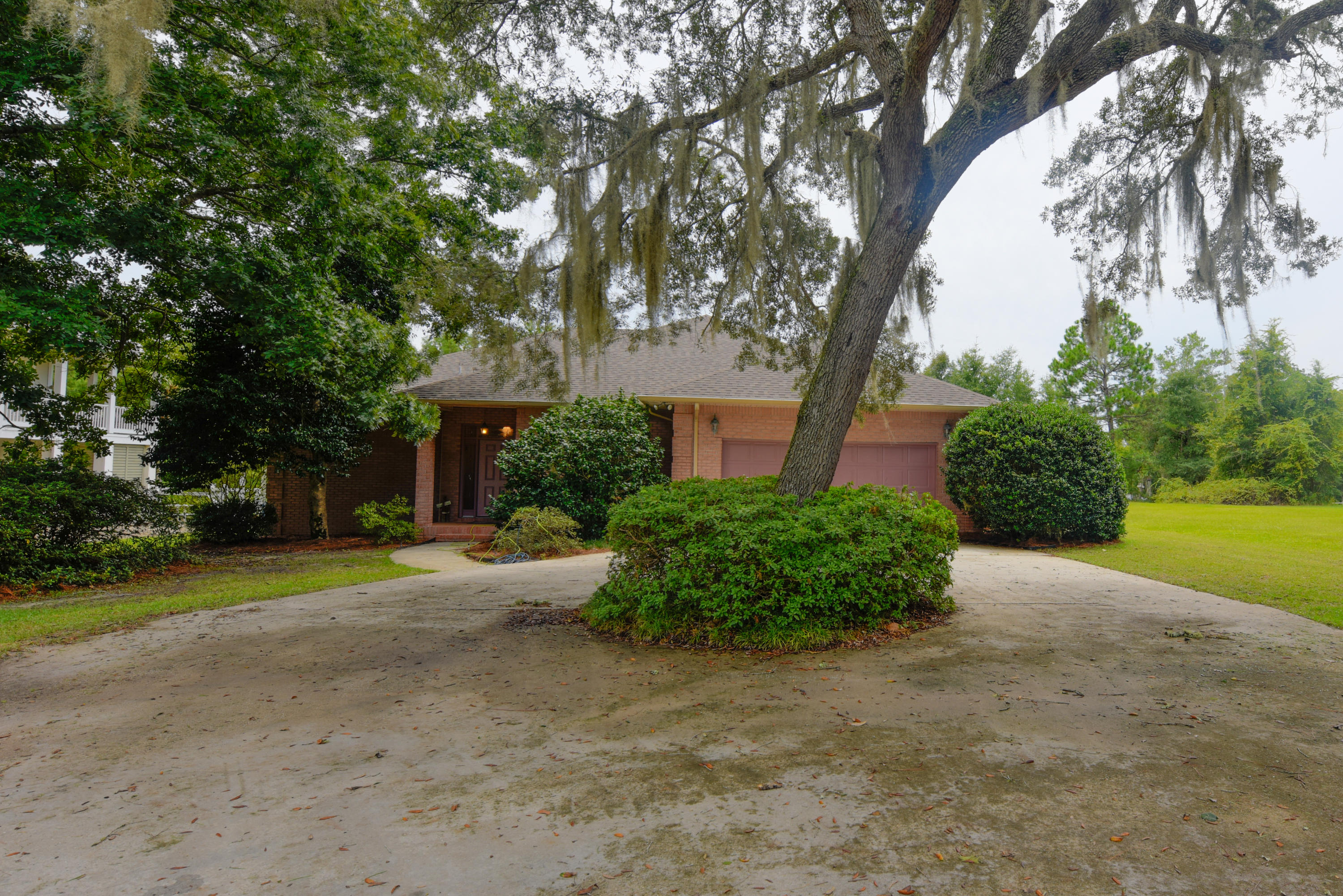 HAPPY HOLLOW - Residential