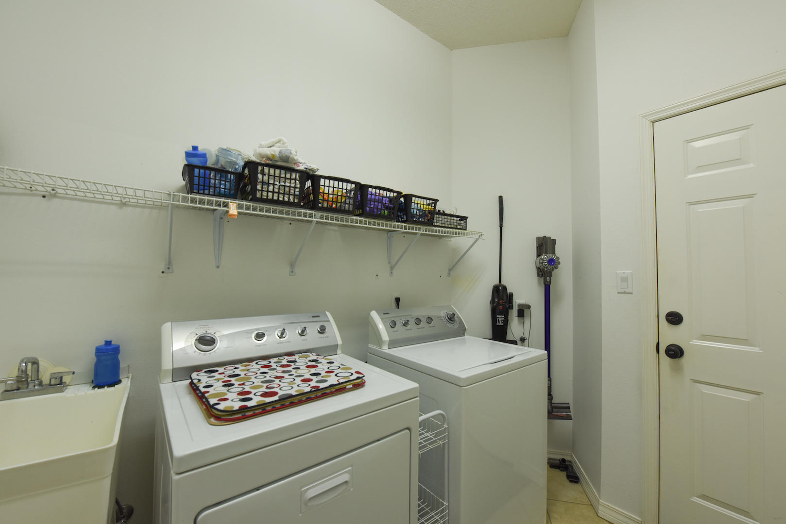 HAPPY HOLLOW - Residential