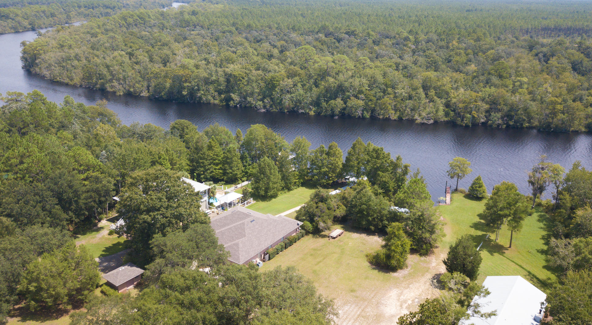 HAPPY HOLLOW - Residential