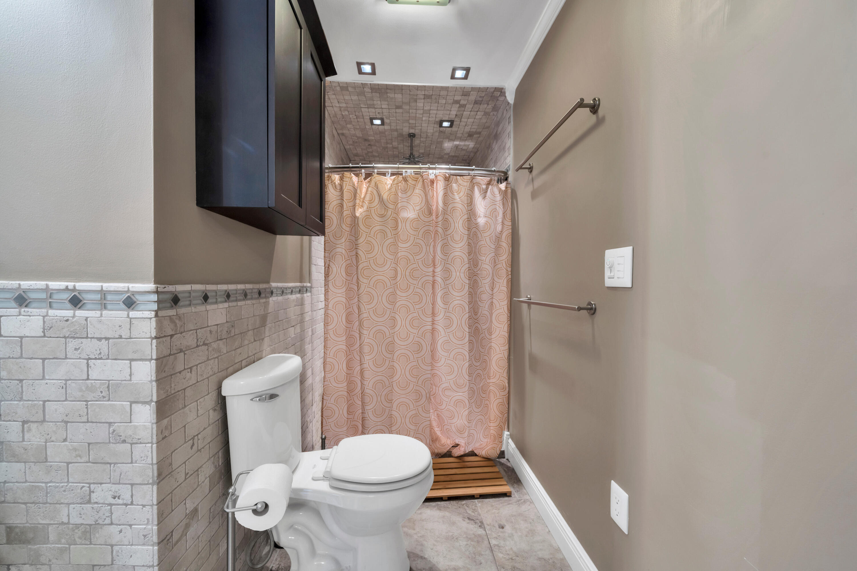 SPRINGHILL S/D LOT 23 - Residential Lease